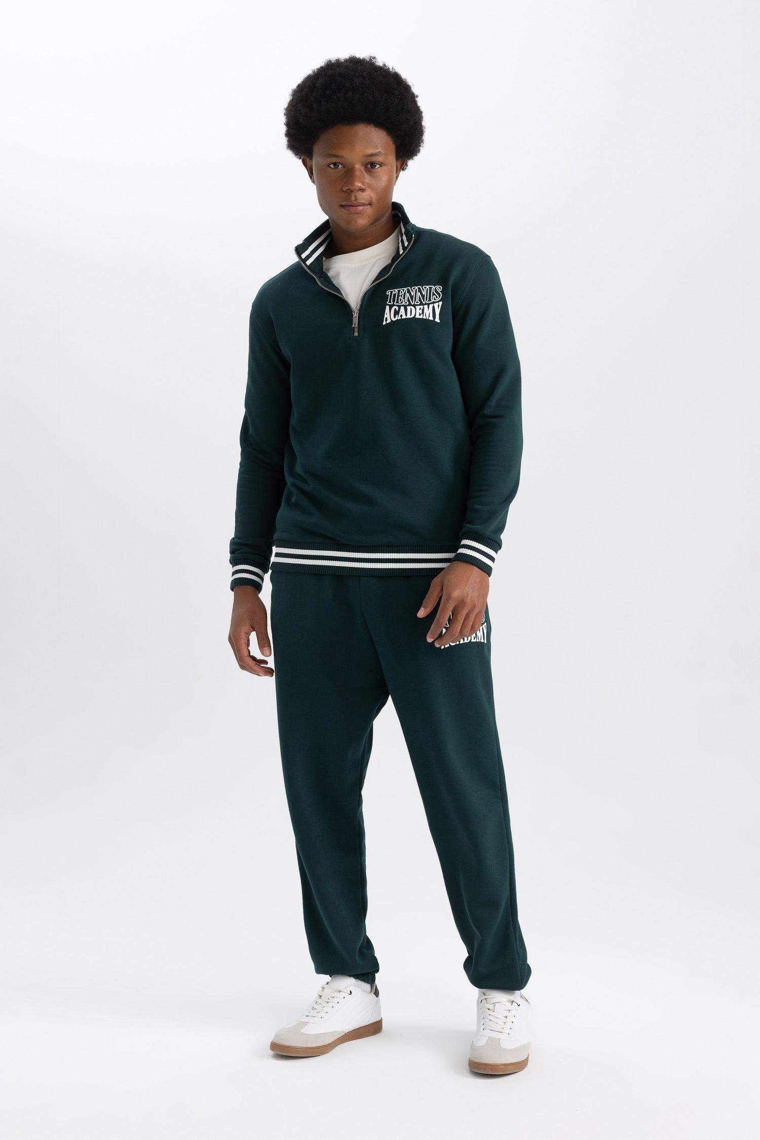 Standart Fit Dik Yaka Yarım Fermuarlı Baskılı Sporcu Sweatshirt