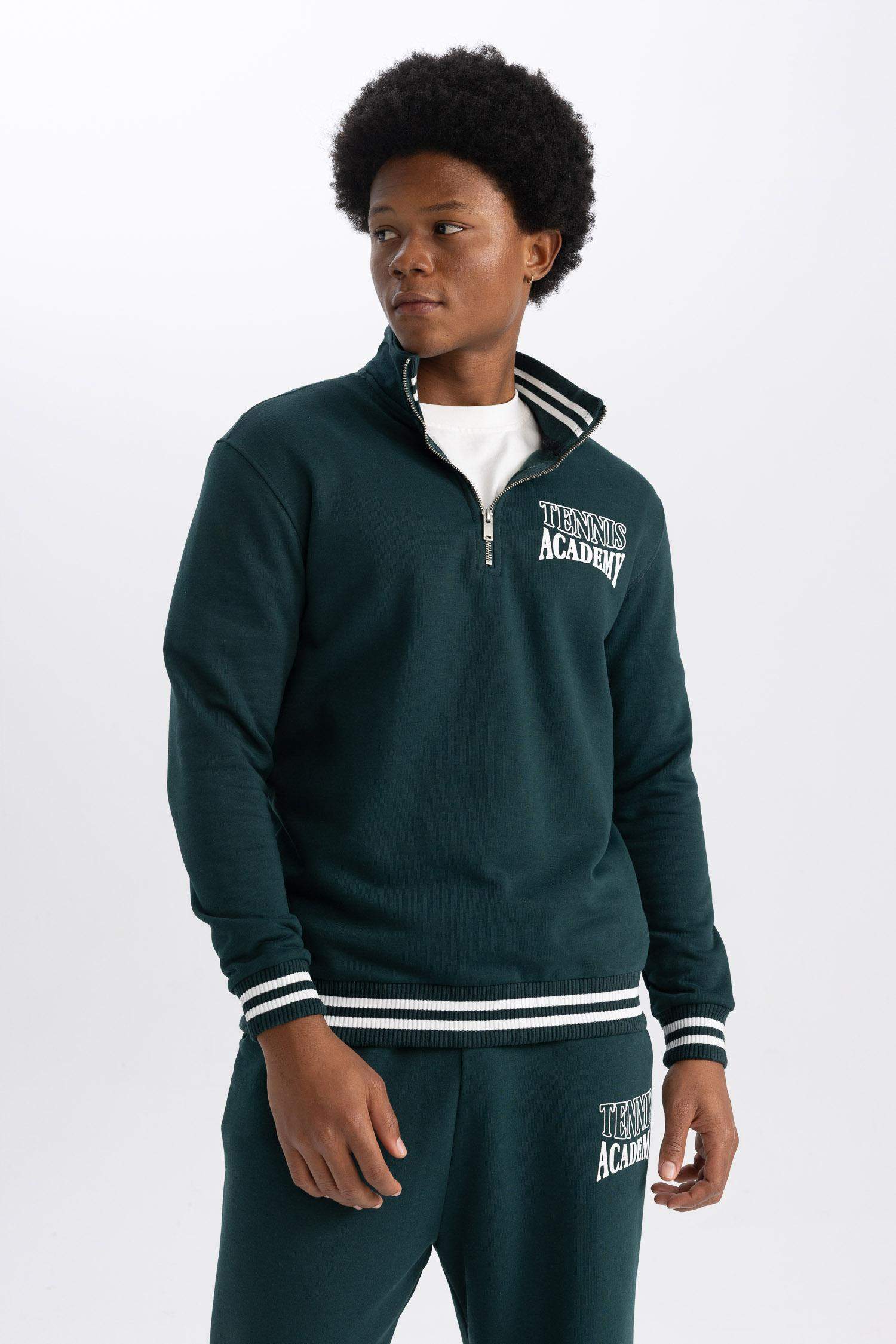 Standart Fit Dik Yaka Yarım Fermuarlı Baskılı Sporcu Sweatshirt