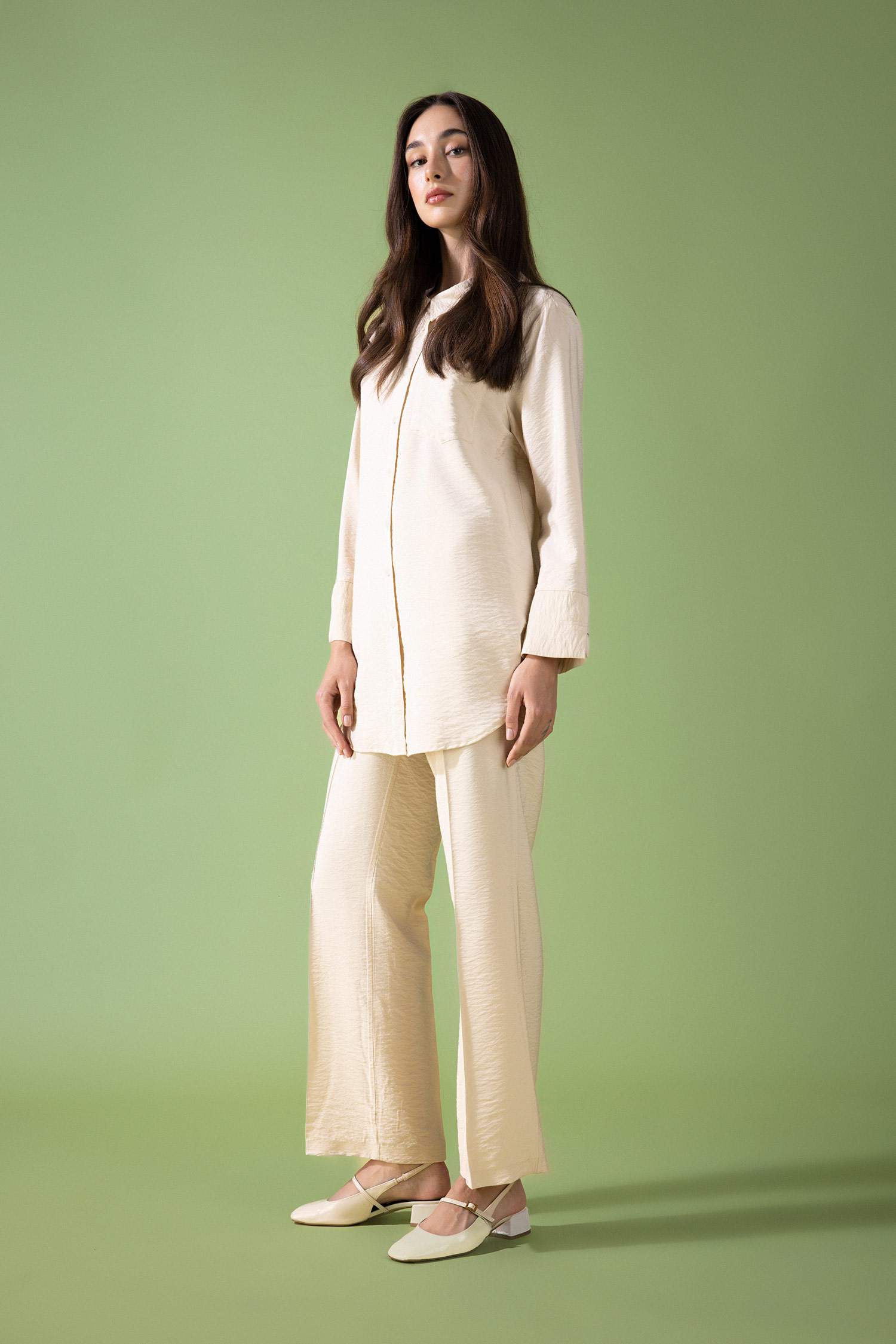 بنطلون بقصة عادية