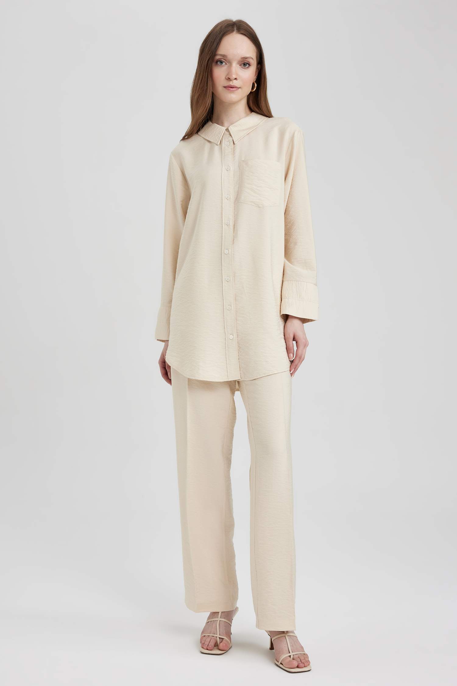 بنطلون بقصة عادية