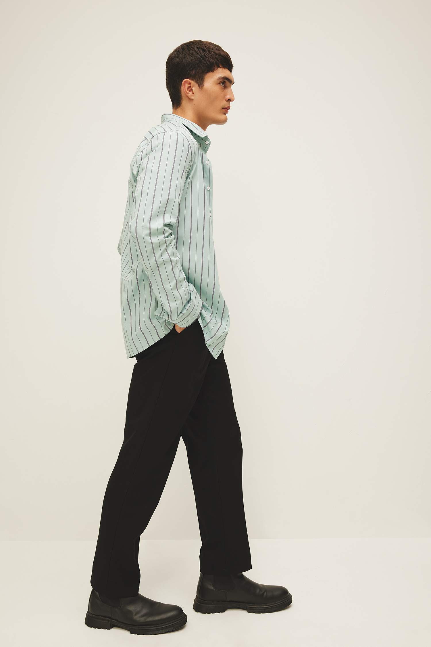 Рубашка приталенного кроя в полоску с длинным рукавом