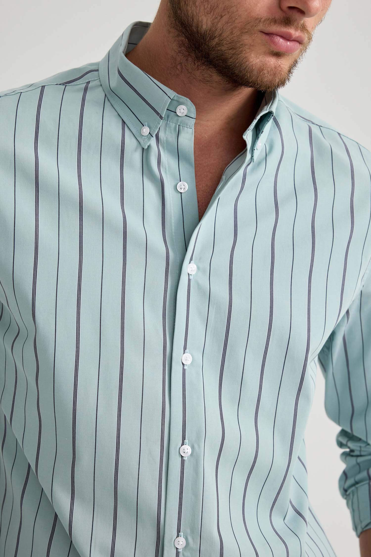 Рубашка приталенного кроя в полоску с длинным рукавом