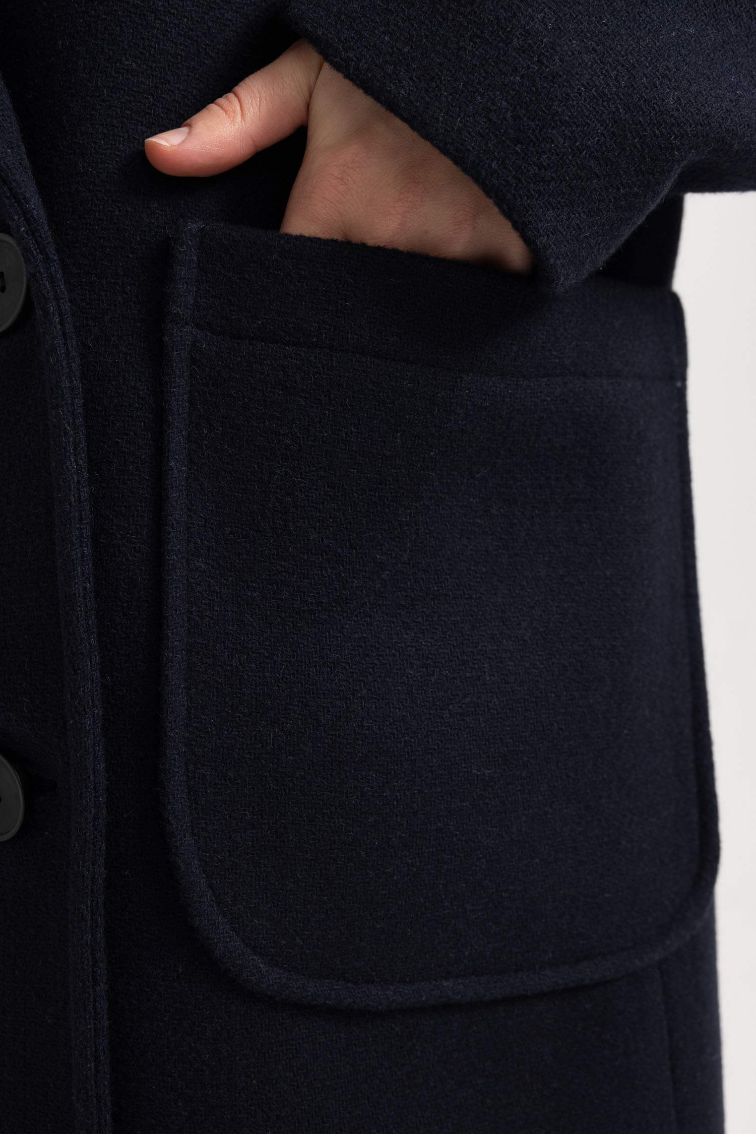 Regular Kalıp Kruvaze Yaka Düğmeli Cepli Yünlü Hafif Uzun Kaşe Kaban