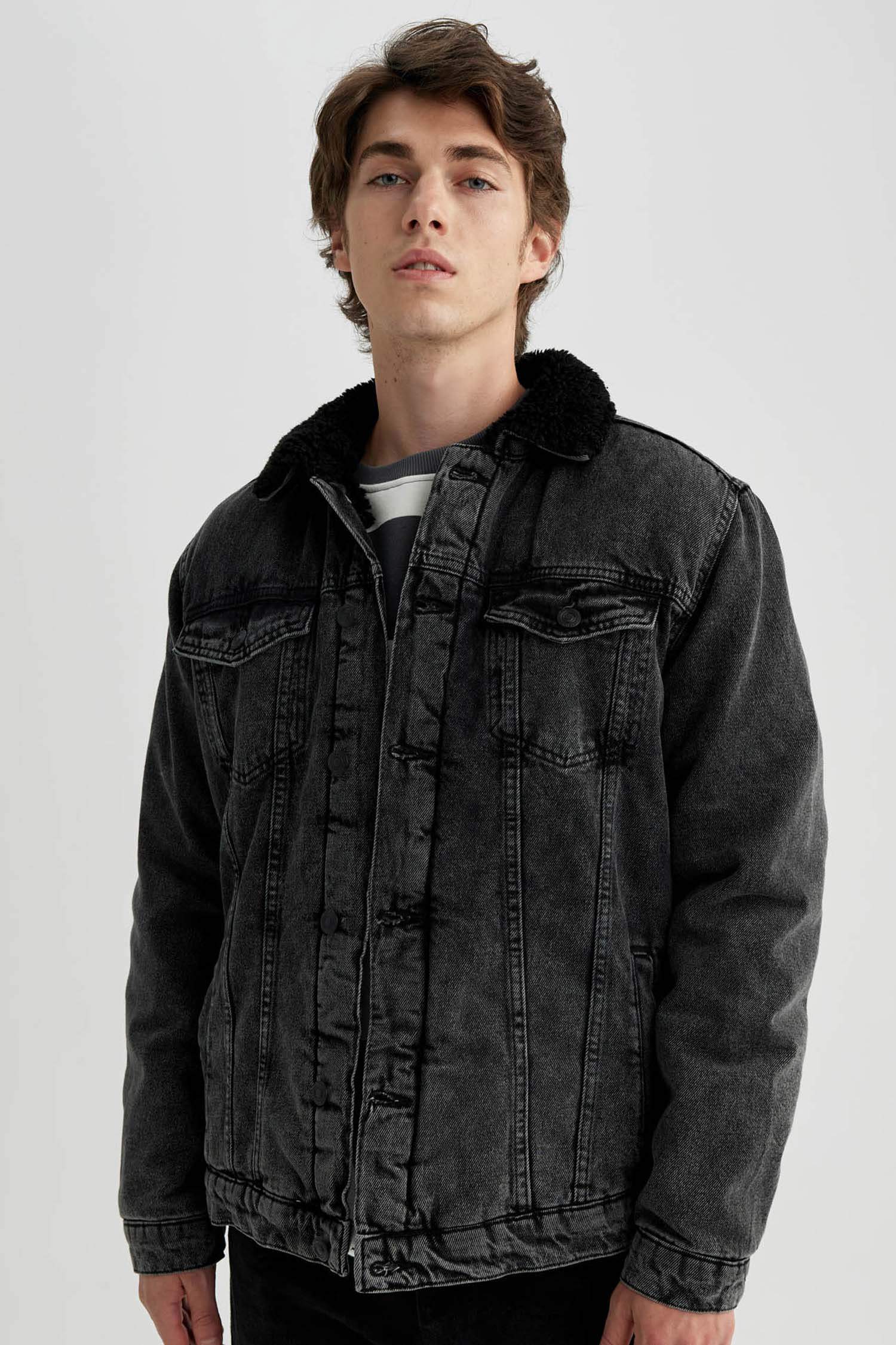 Slim Fit Faux Fur Collar Jean Jacket