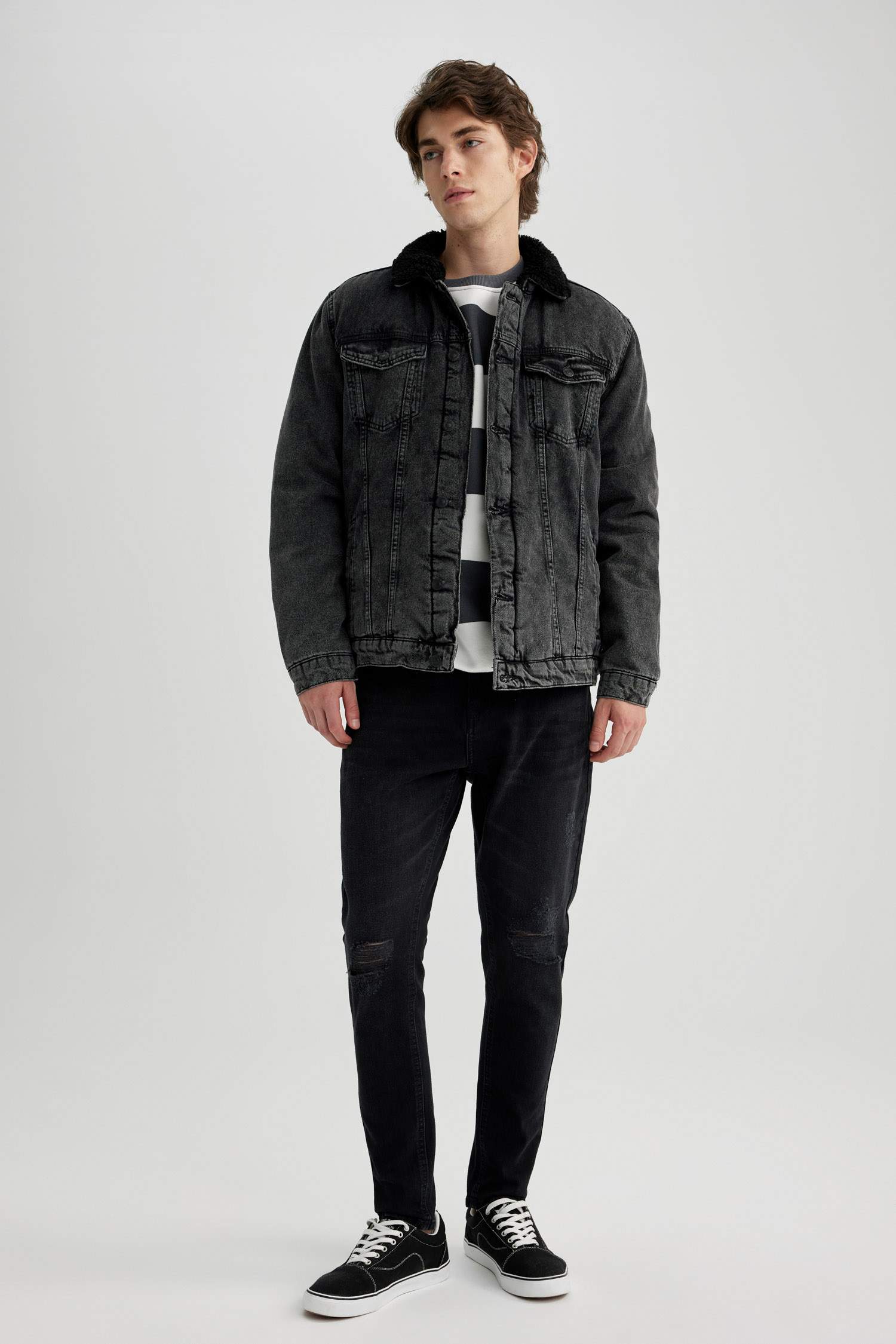 Slim Fit Faux Fur Collar Jean Jacket