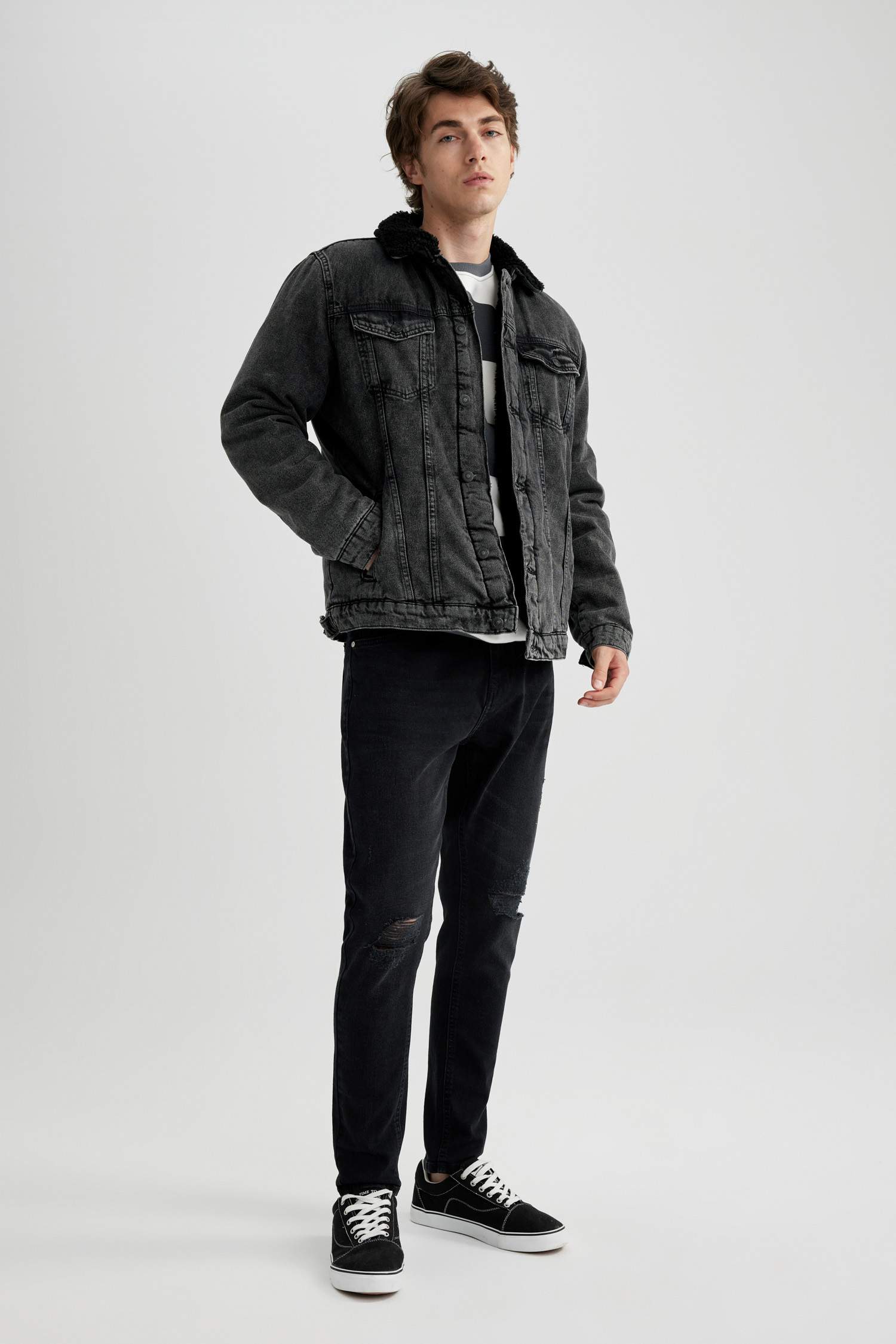 Slim Fit Faux Fur Collar Jean Jacket