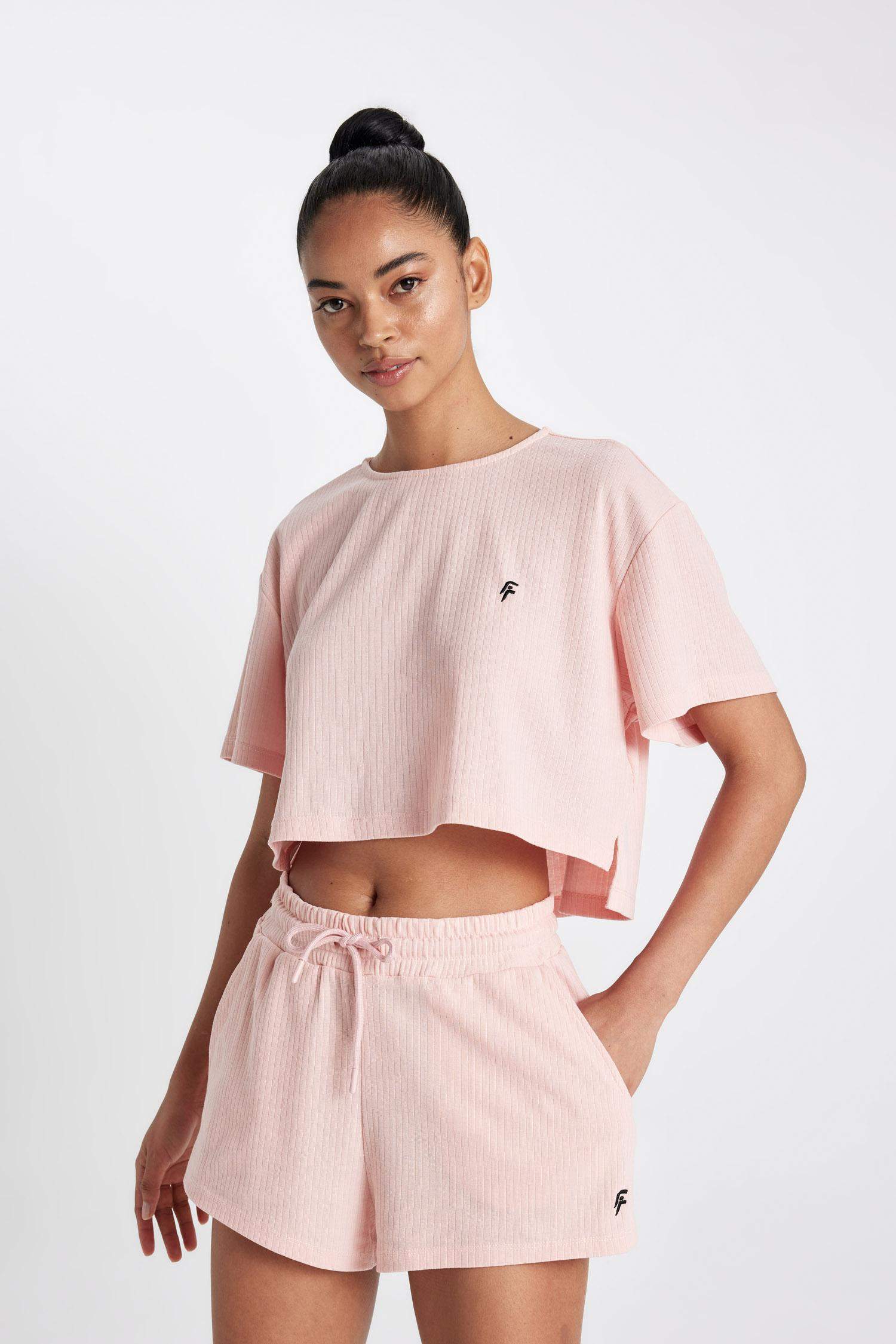 تيشيرت رياضي نص كم مضلع برقبة مستديرة من DeFactoFit