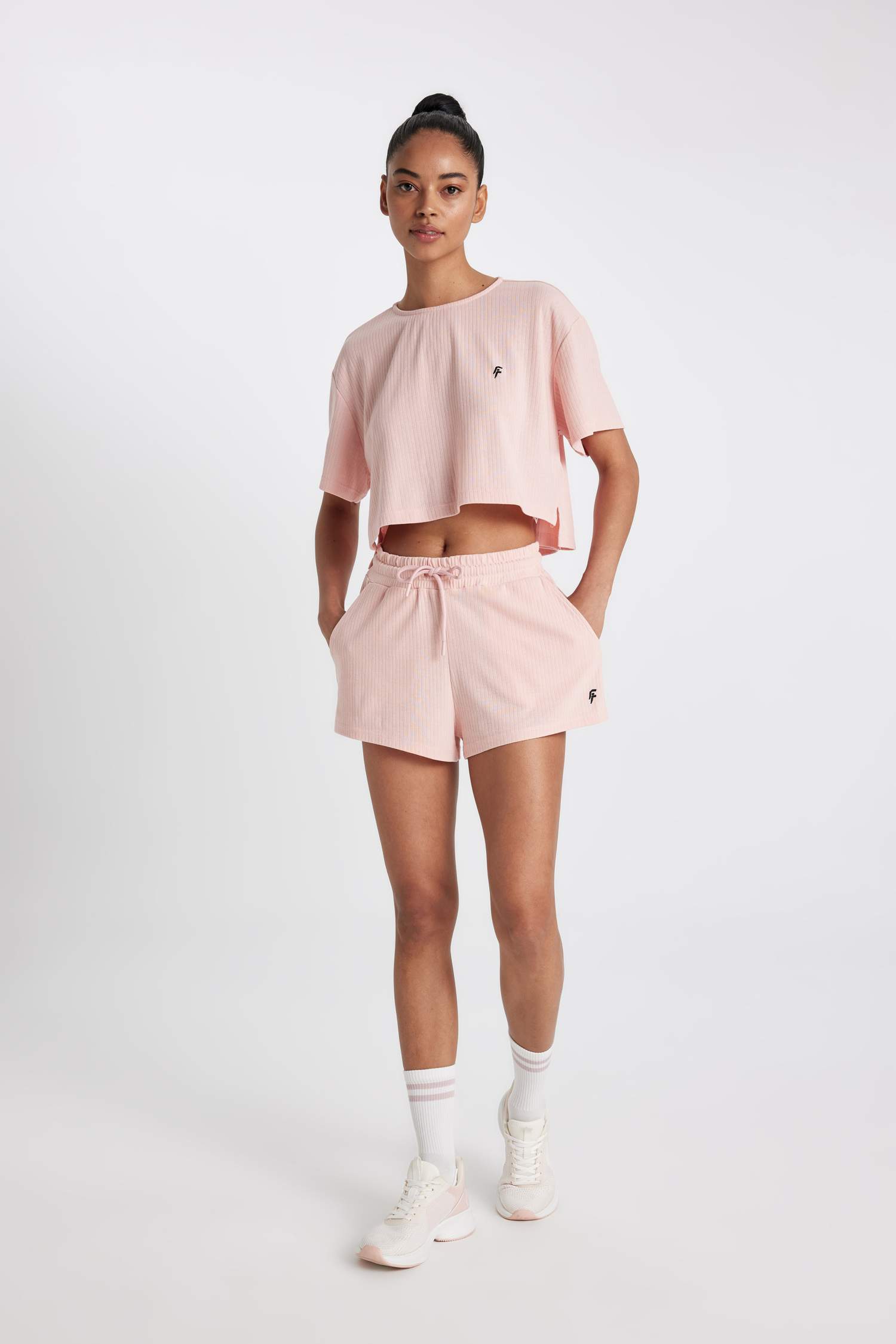 شورت كابري قصة عادية برجل عادي