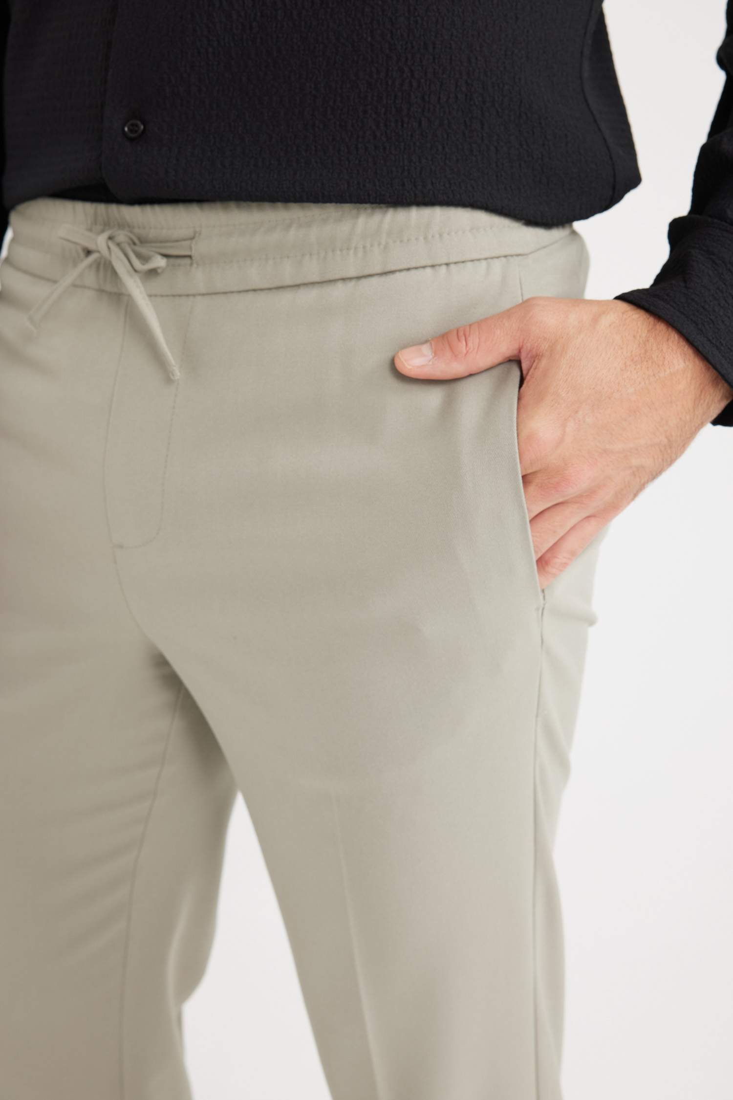 Yazlık Kumaş Jogger Pantolon Beli Bağcıklı Lastikli Düz Paça Cepli Her Yöne Esneyen