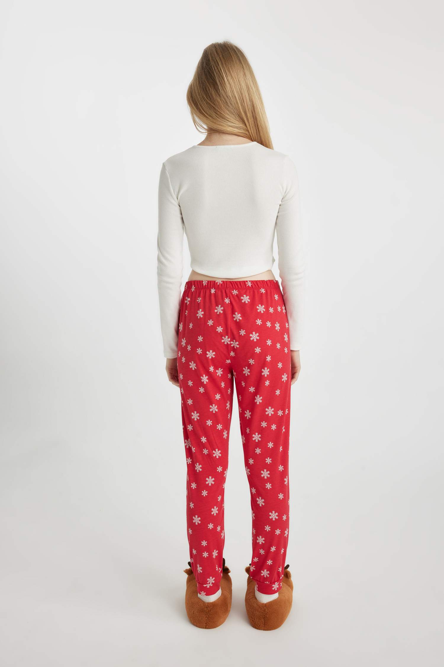 Штаны стандартного кроя, Fall in Love