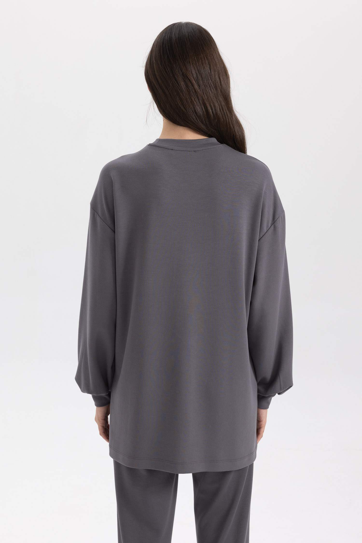 تونيك كم طويل قصة عادية بياقة مستديرة