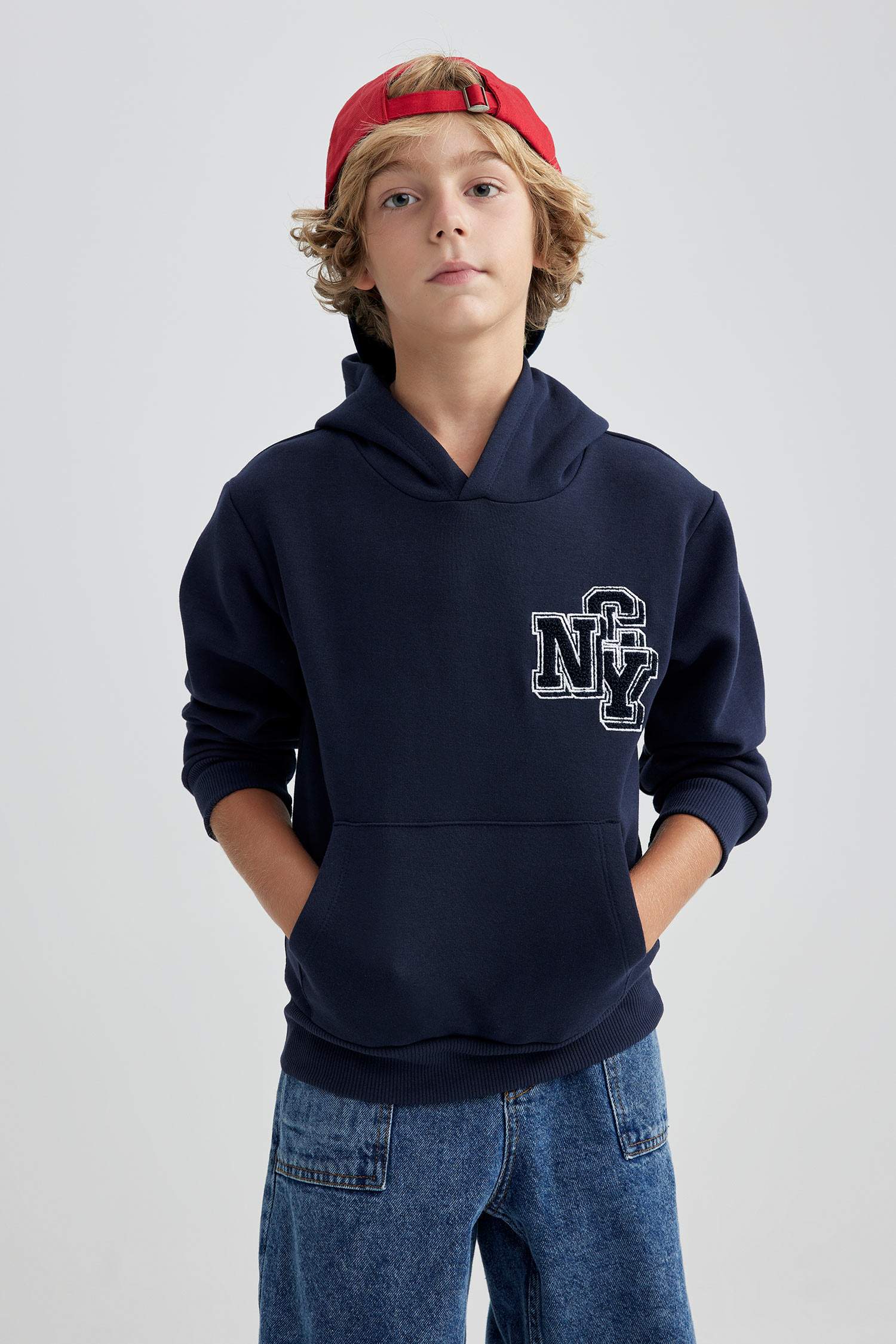 Свитшот с капюшоном для мальчиков