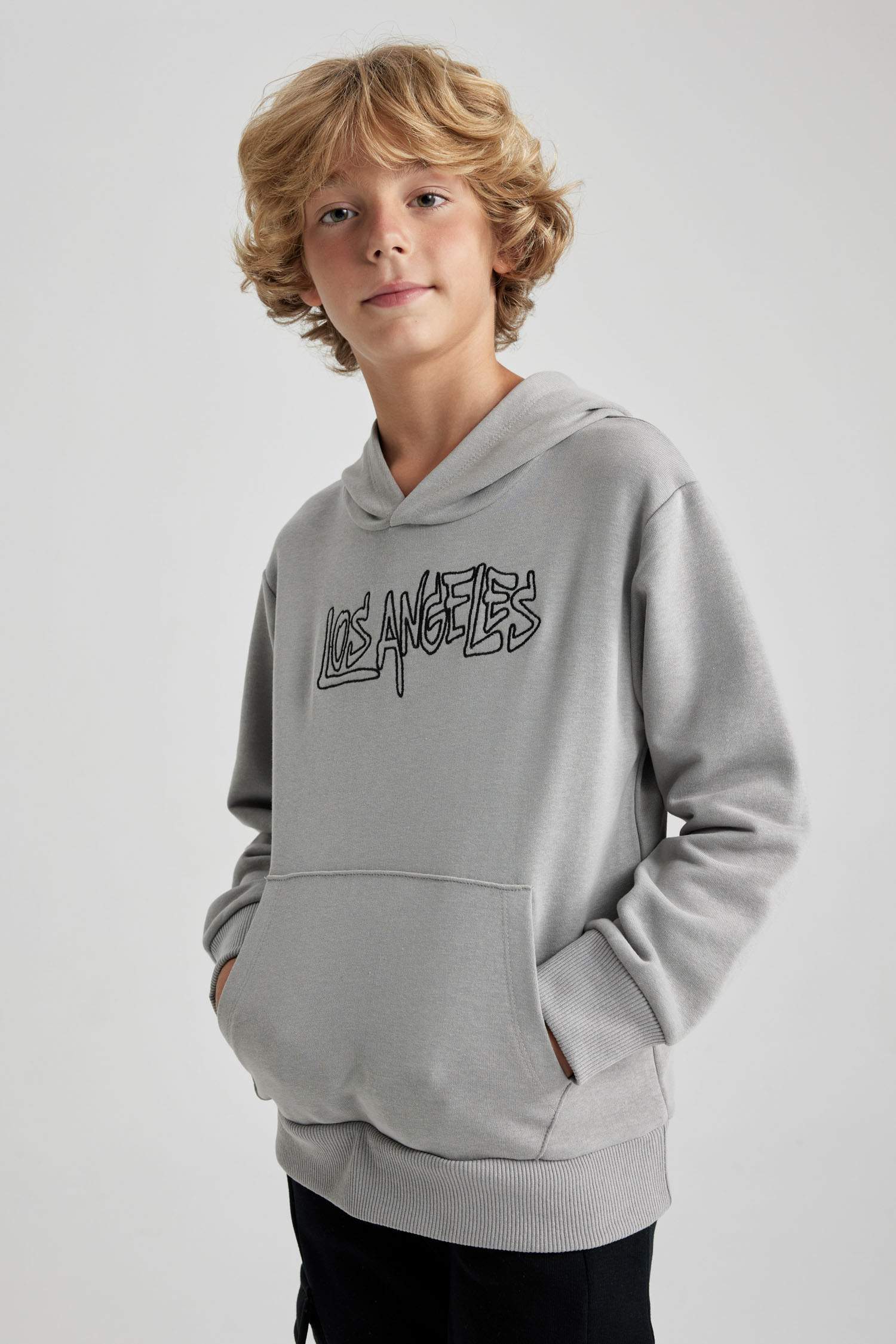 Толтовка с капюшоном для мальчиков