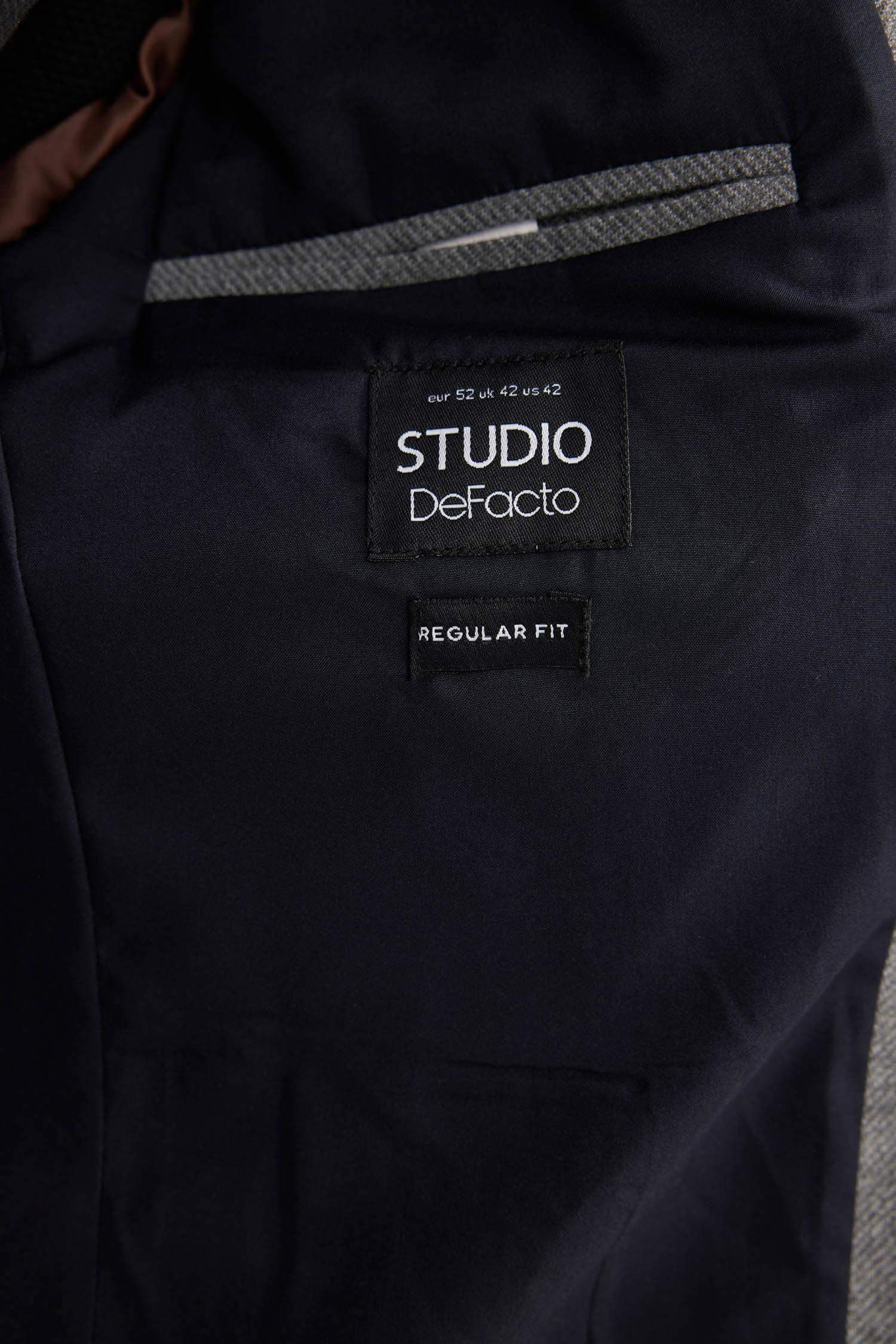 Блейзер стандартного кроя