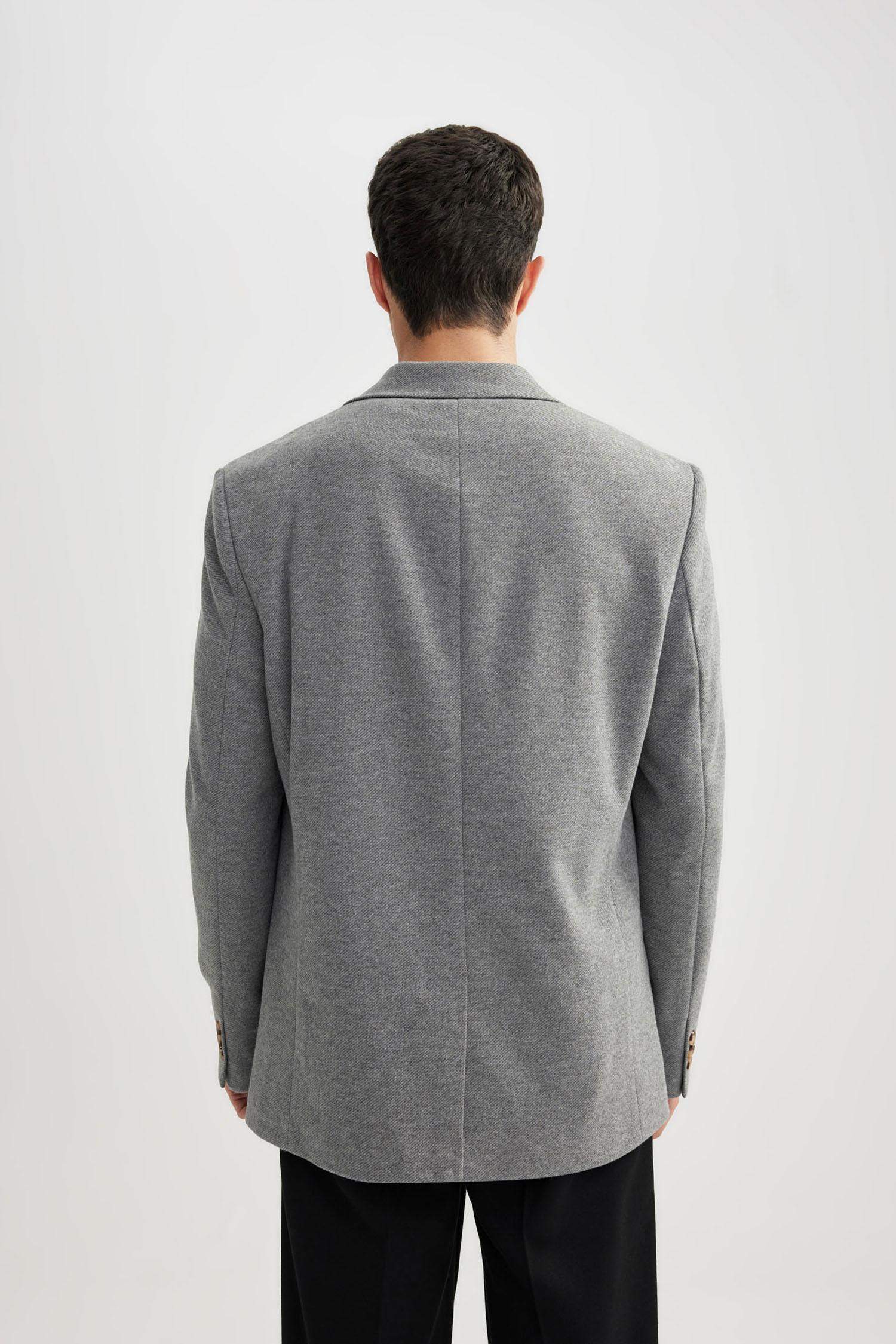 Блейзер стандартного кроя