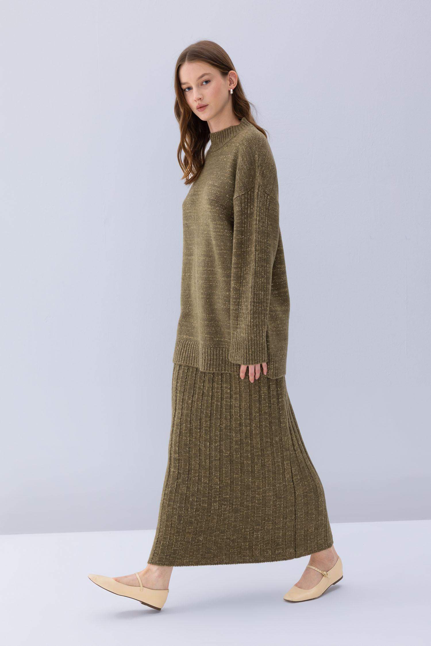 تنورة طولية قصة عادية