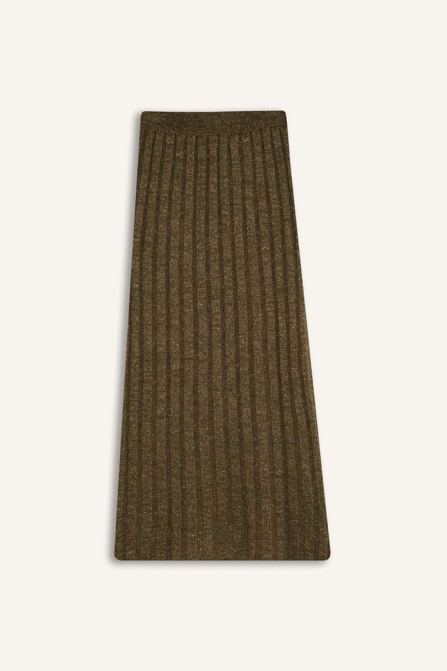 تنورة طولية قصة عادية