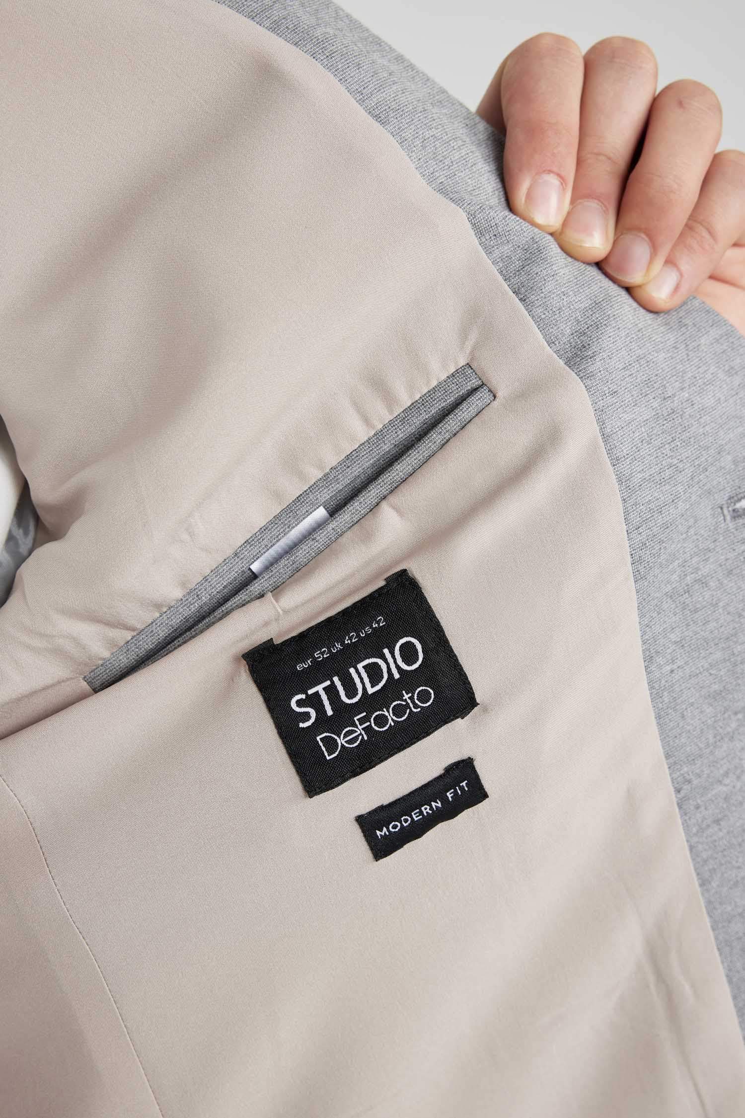 Ерлерге заманауи пішім Блэйзер