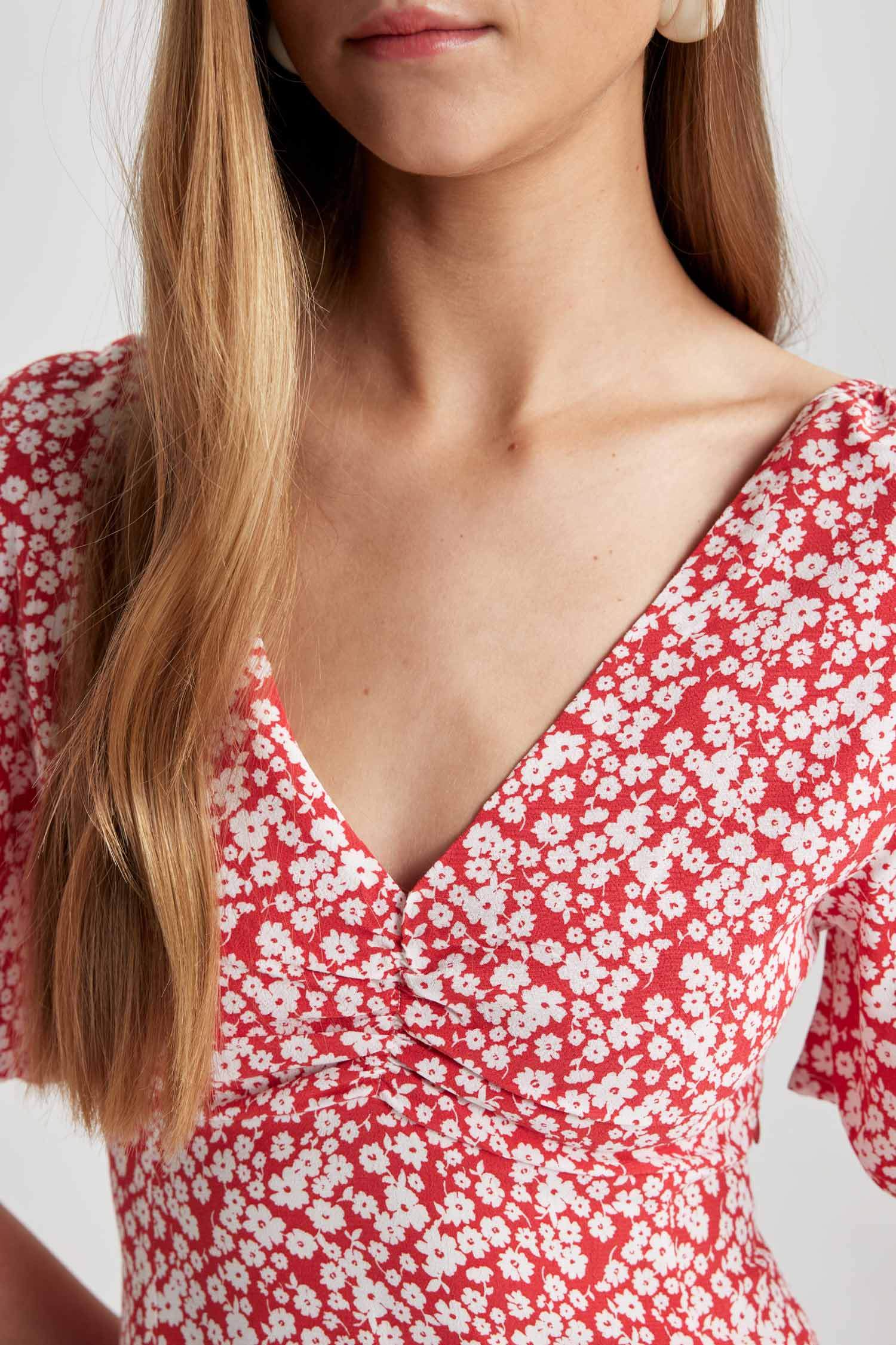 гүлді v жаға қысқа жеңді Қысқа жеңді тоқылған көйлек