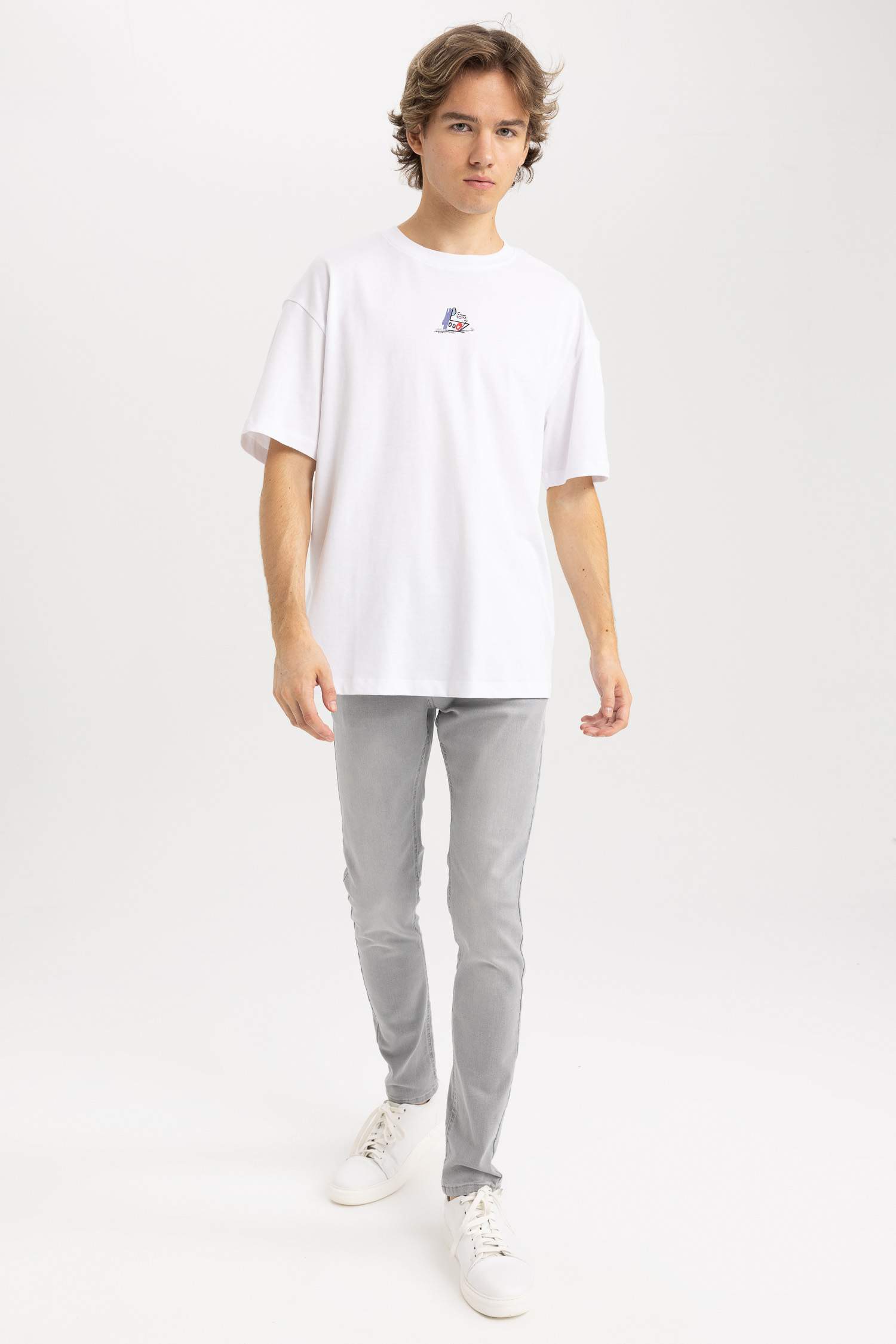 بنطلون جينز سوبر سكيني فيت بخصر عادي