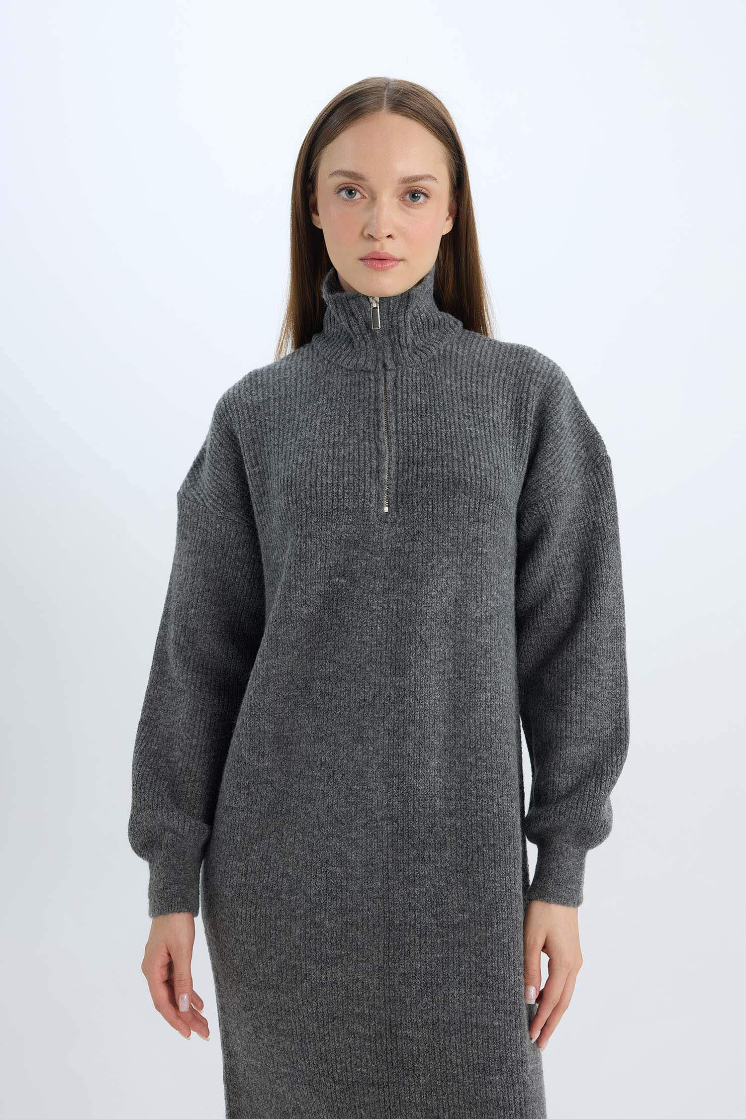 Regular Fit Fermuarlı Dik Yaka Uzun Kollu Triko Maxi Elbise	