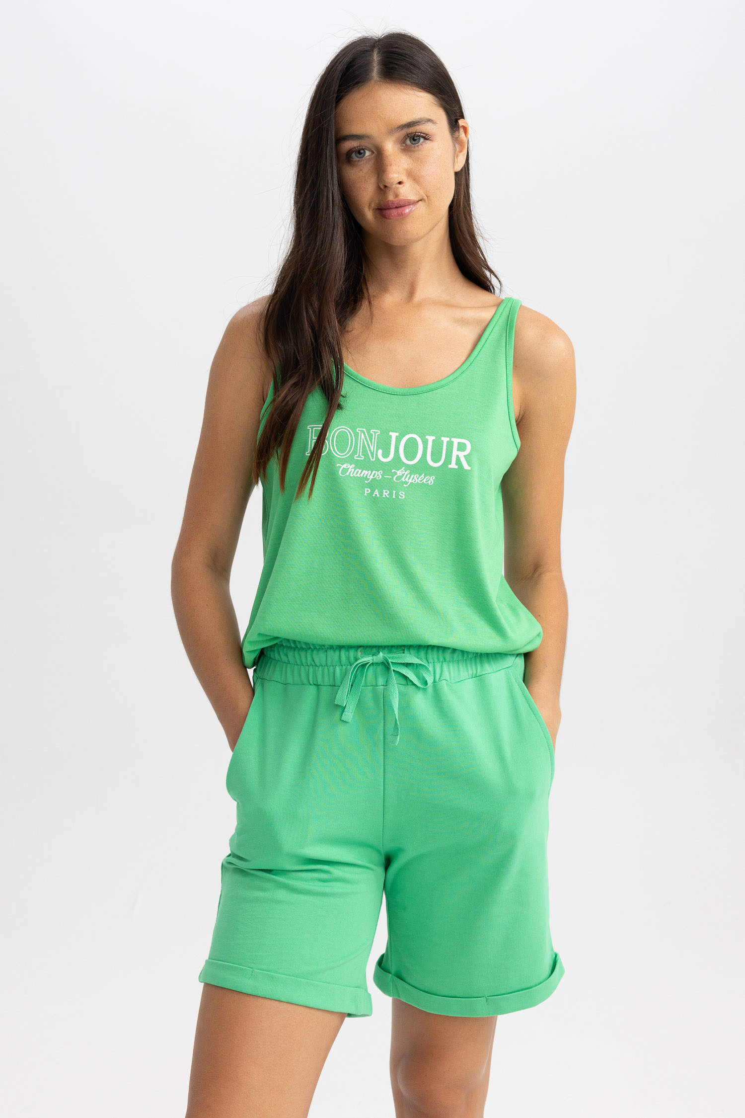 Green Woman Regular Fit Crew Neck Undershirt 2851853 | DeFacto
