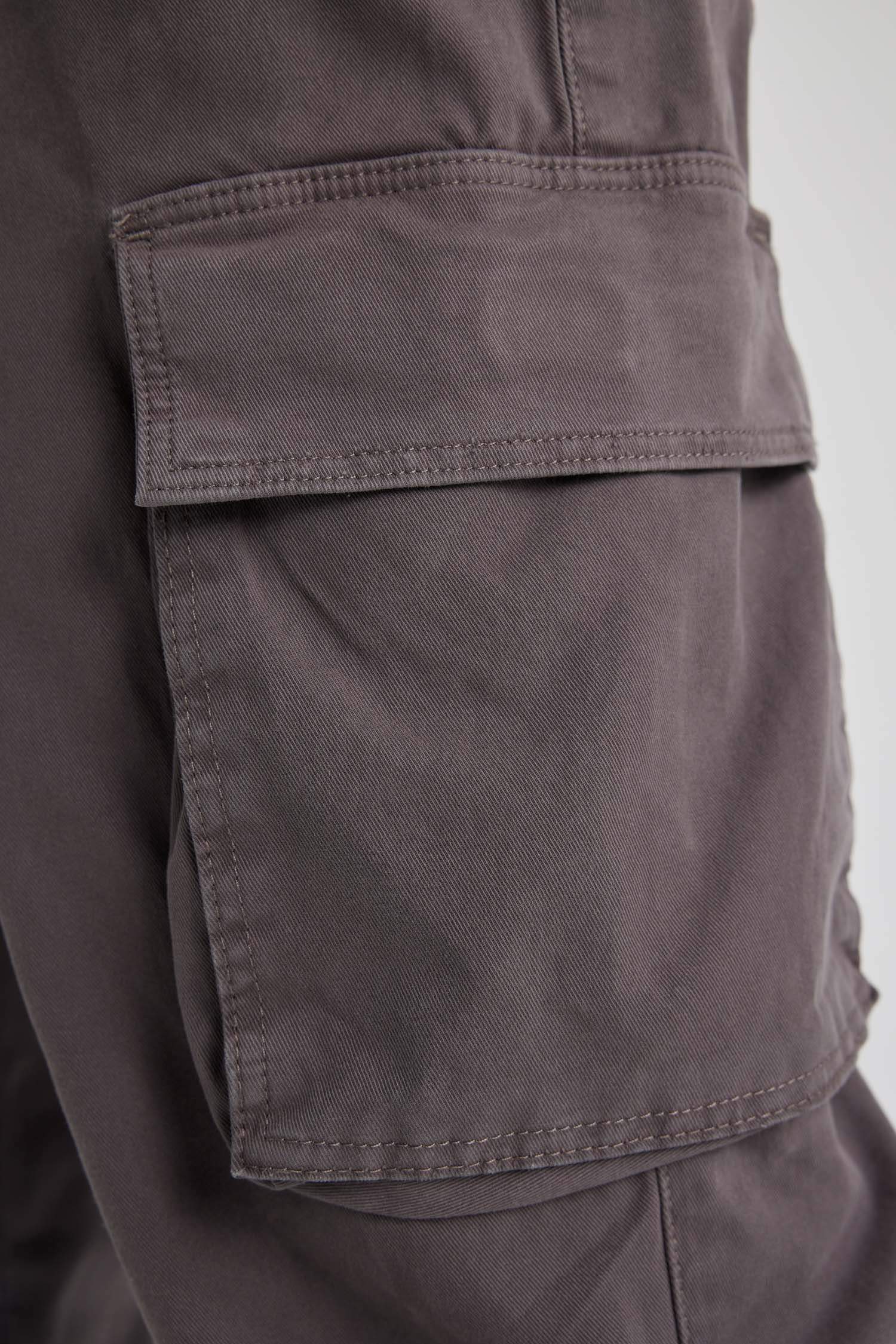 Relax Fit Kargo Cepli Düz Paça Gabardin Pantolon