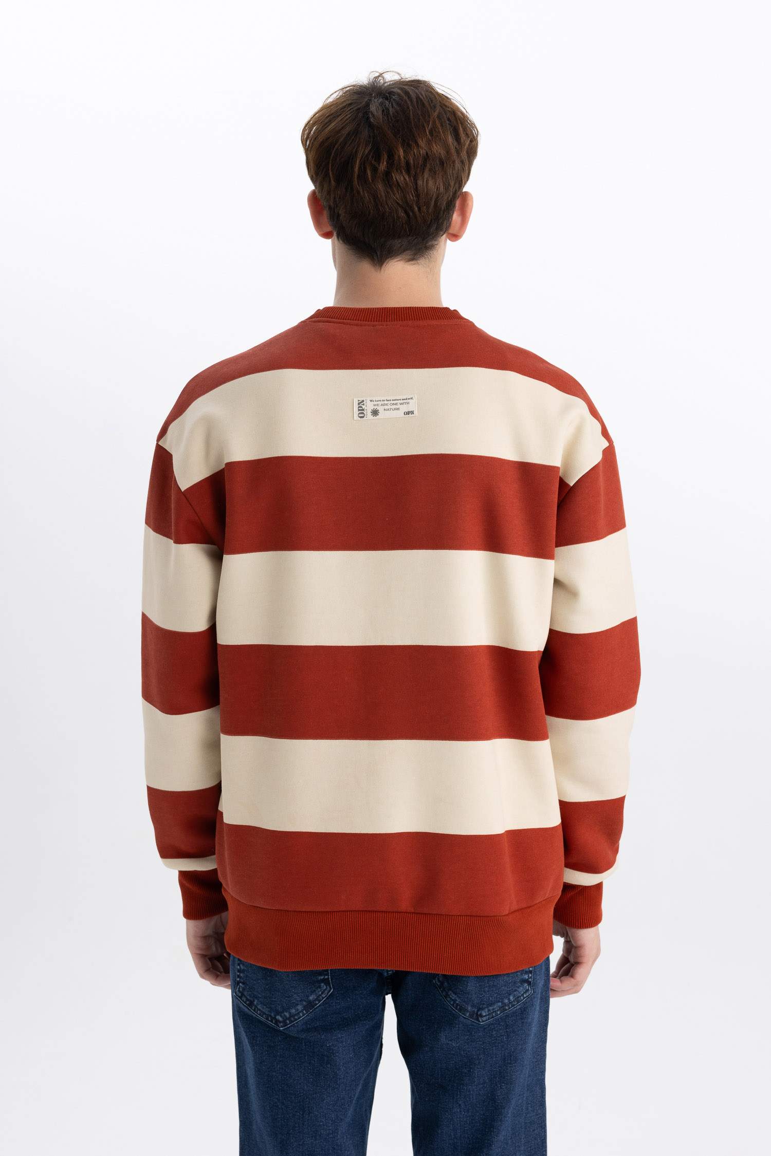 سويت شيرت أوفر سايز مطبوع بياخة مستديرة