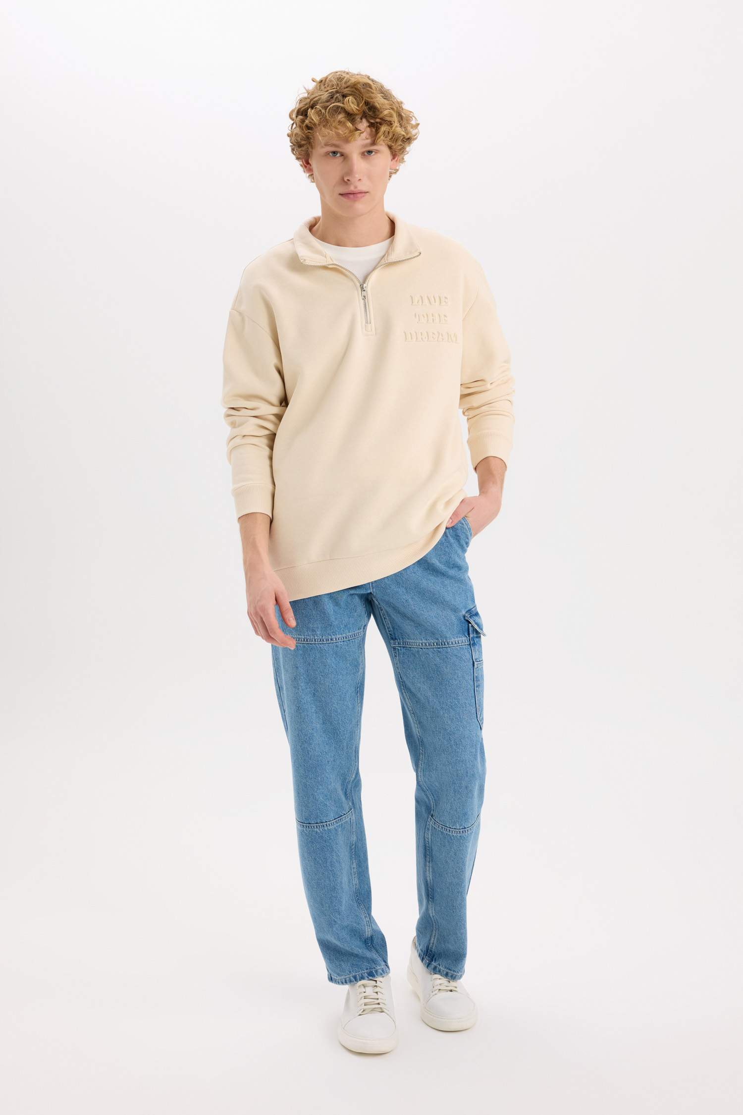 Comfort Regular Fit Rahat Kalıp Dik Yaka Fermuarlı Baskılı Sweatshirt