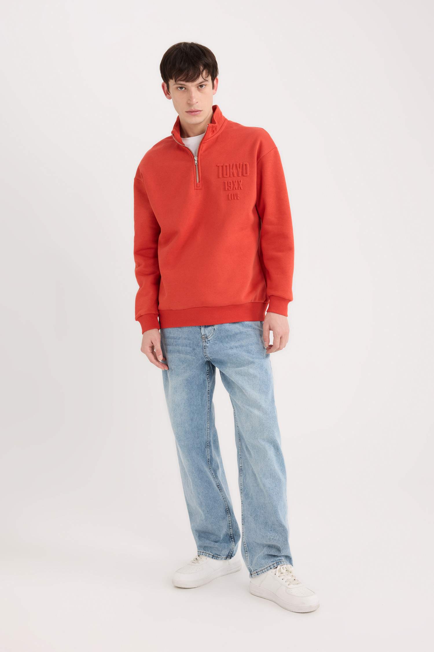 Comfort Regular Fit Rahat Kalıp Dik Yaka Fermuarlı Baskılı Sweatshirt