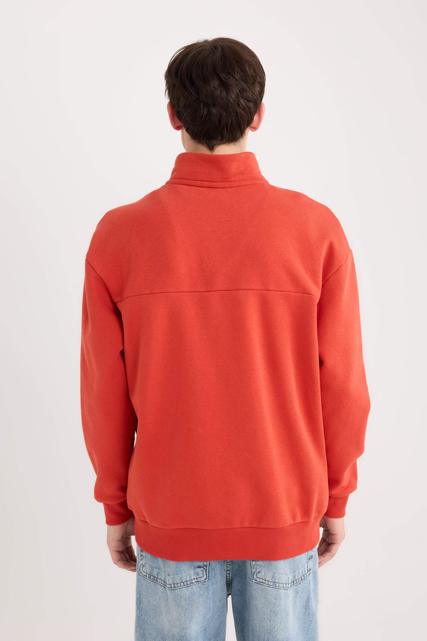 Comfort Regular Fit Rahat Kalıp Dik Yaka Fermuarlı Baskılı Sweatshirt