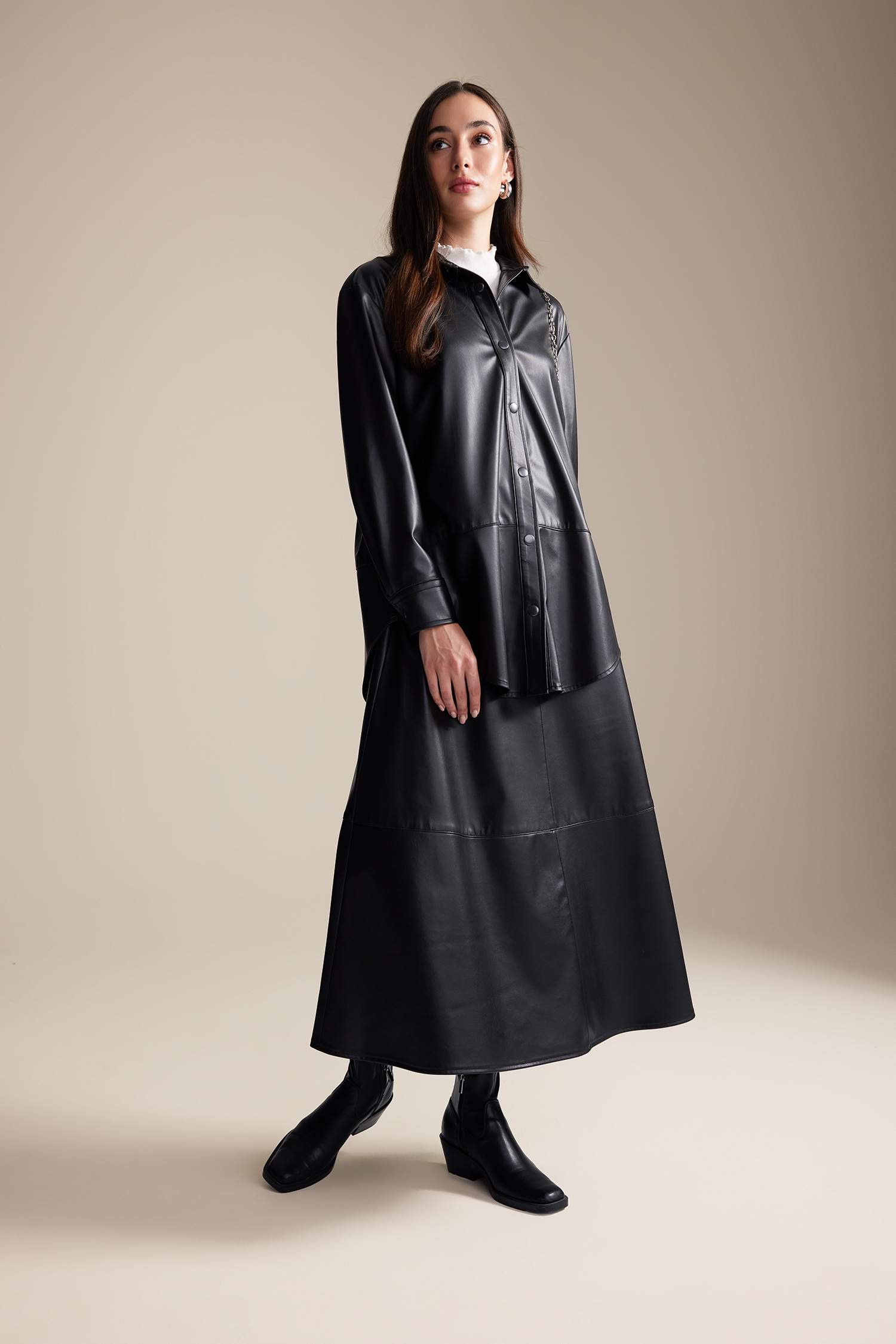 تنورة طويلة جلد صناعي قصة A