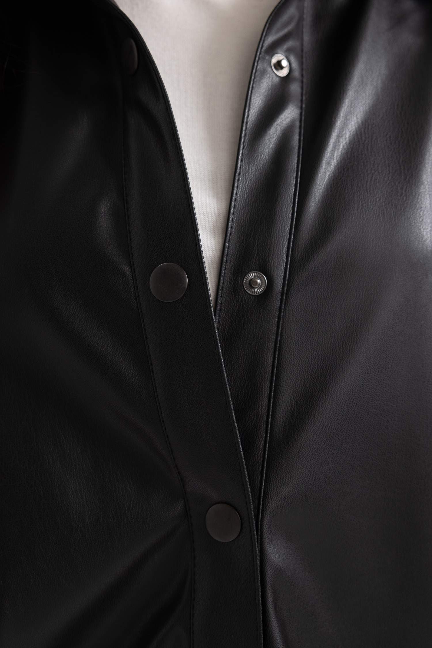 Туника свободного кроя из искусственной кожи