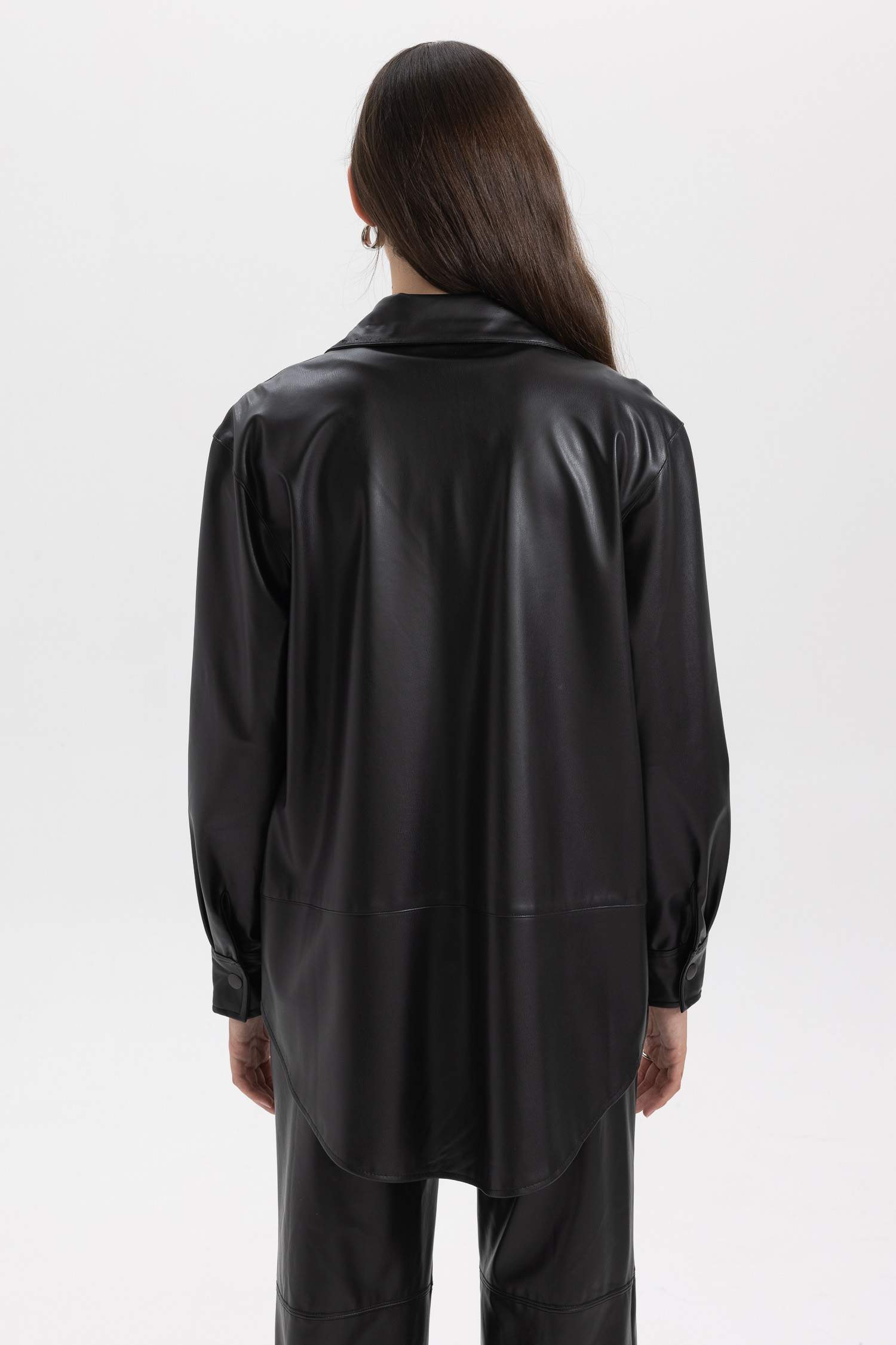 Туника свободного кроя из искусственной кожи