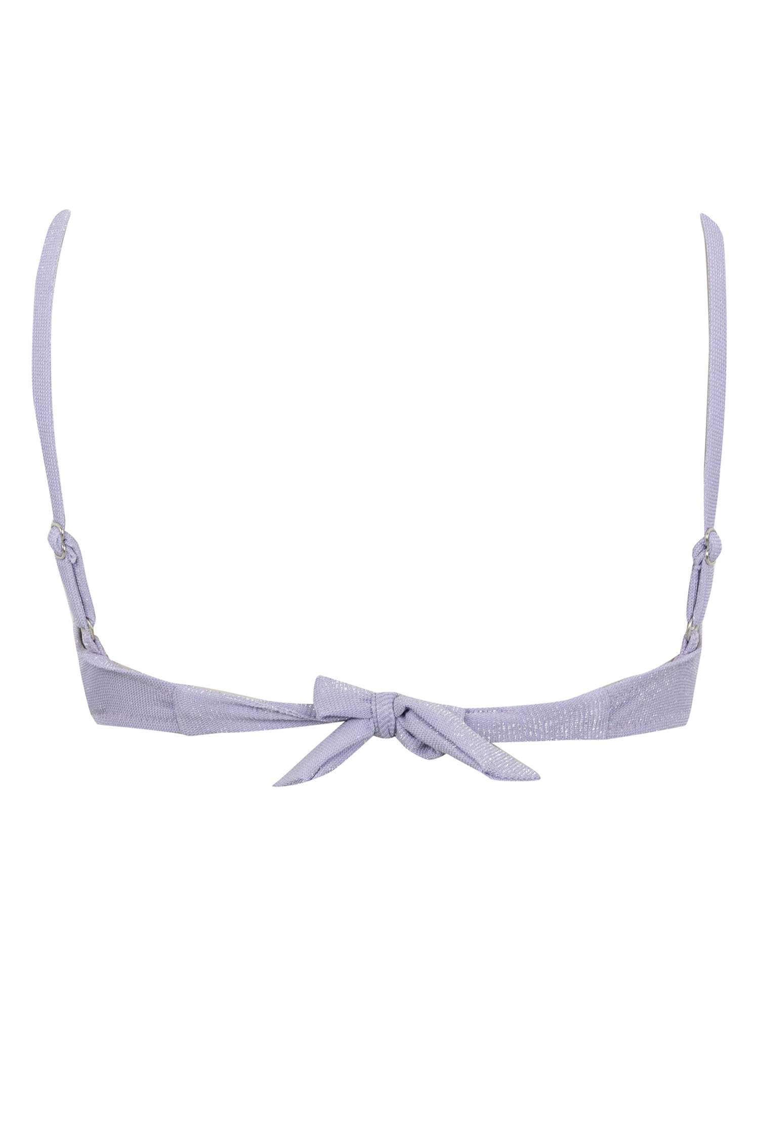 توب بكيني قصة عادية من Fall In Love