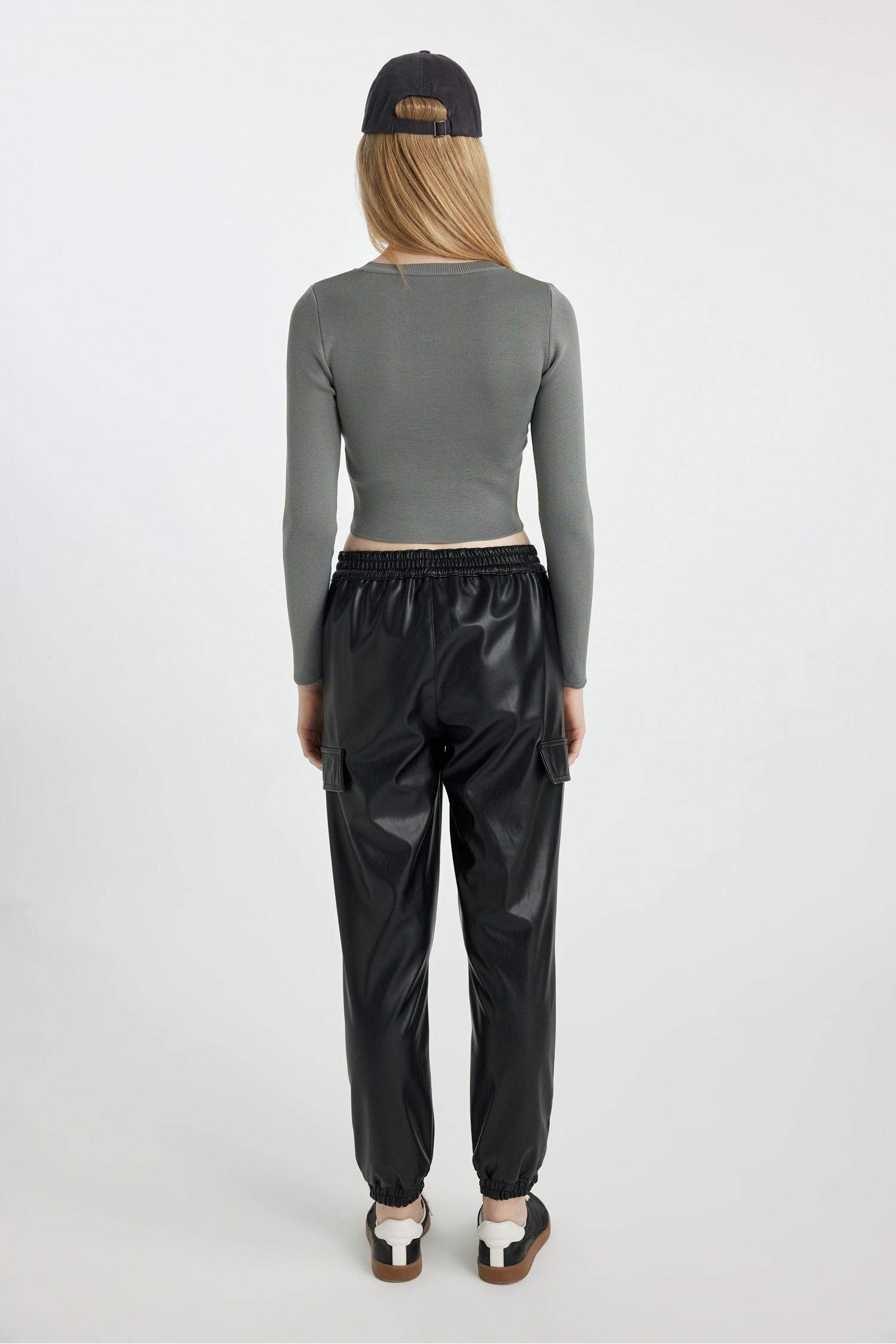 بنطلون كارجو جلد صناعي جوجر