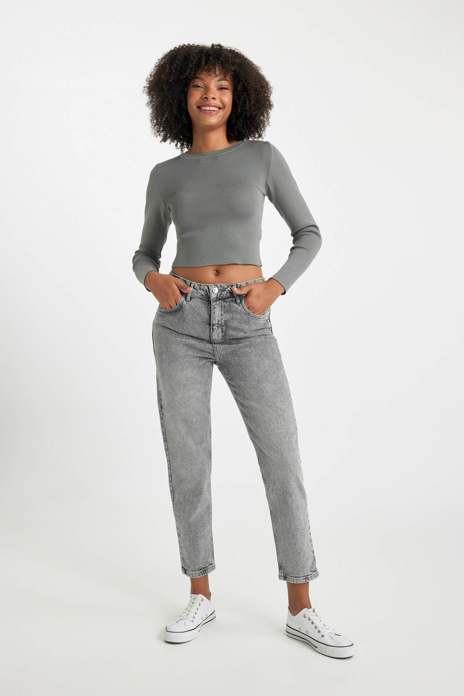 بنطلون جينز قصة مريحة بخصر عالي