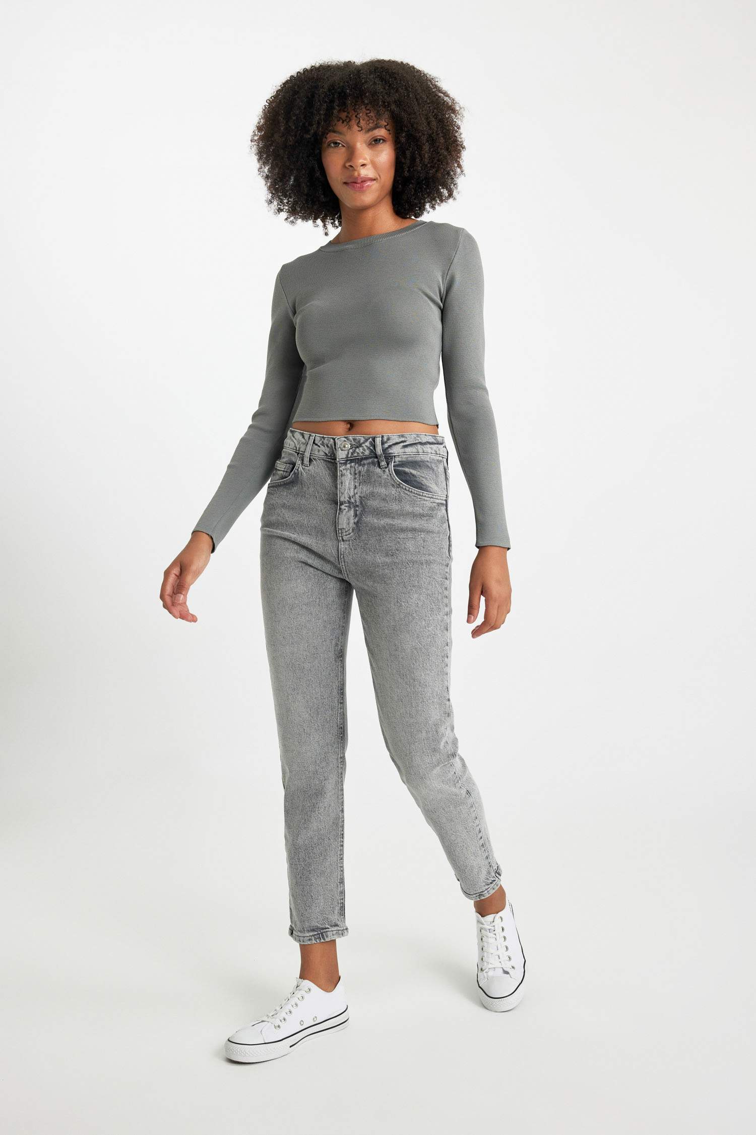 بنطلون جينز قصة مريحة بخصر عالي