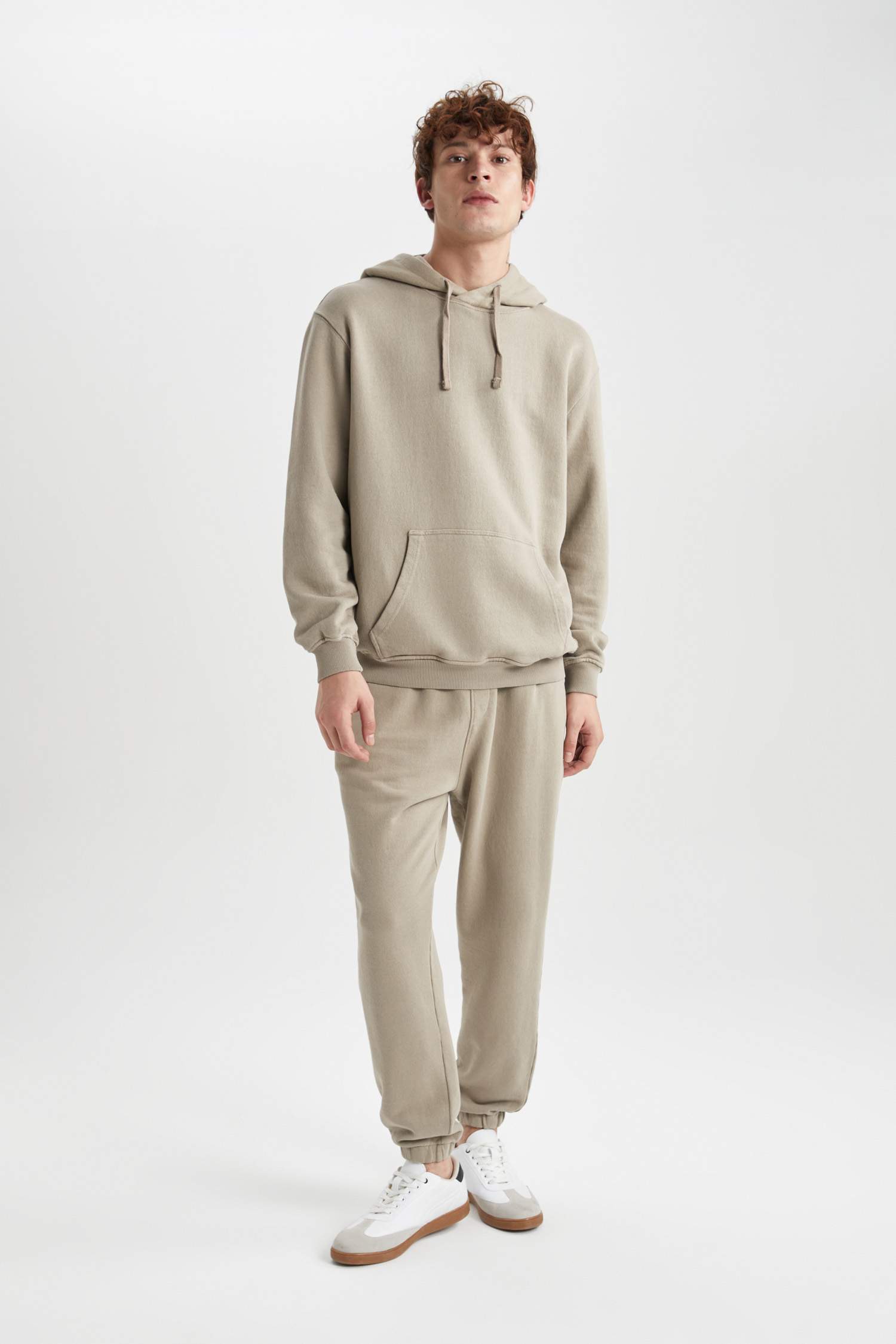 بنطلون بجامة رياضي بقصة عادية برجل مطاطي بجيب