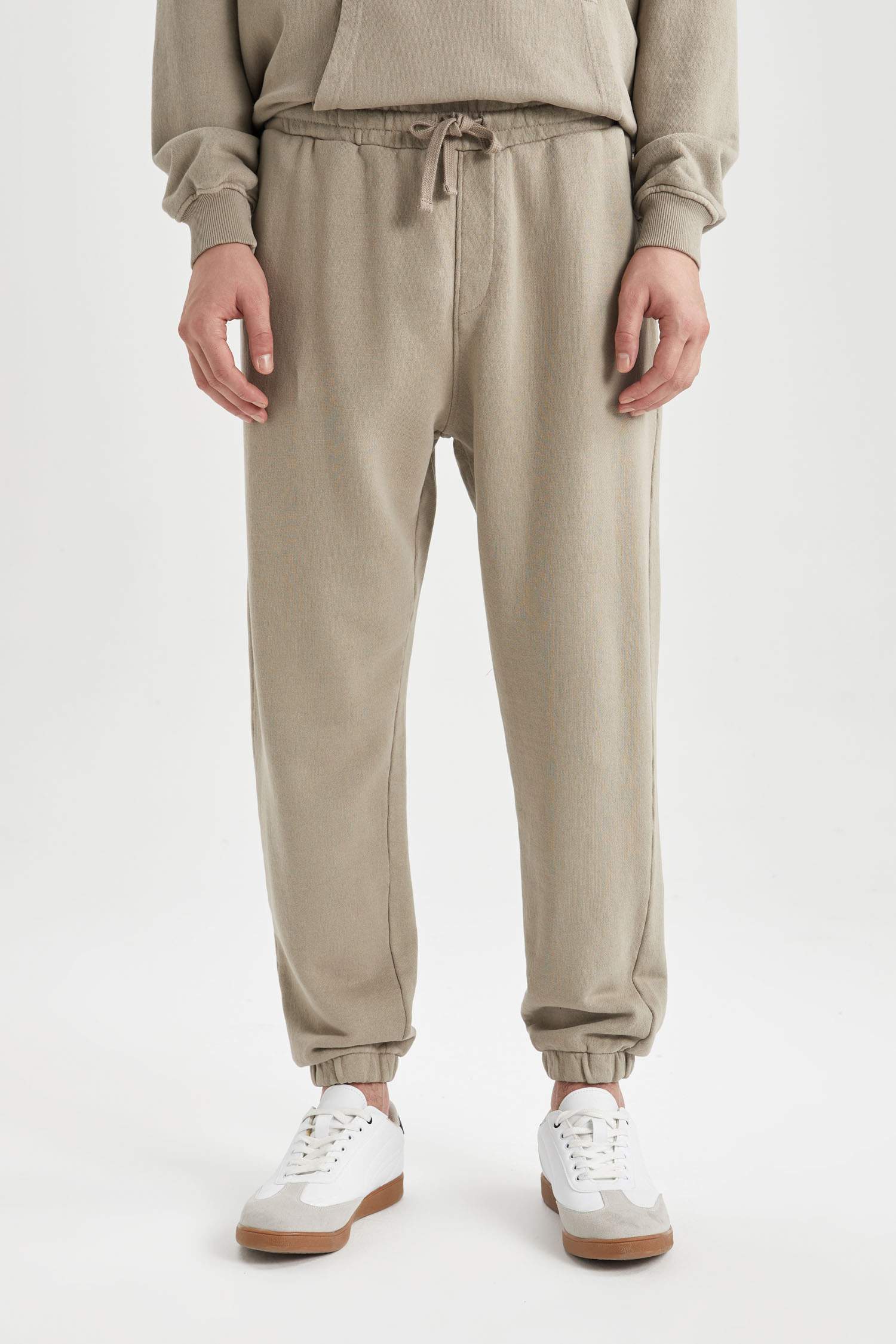 بنطلون بجامة رياضي بقصة عادية برجل مطاطي بجيب