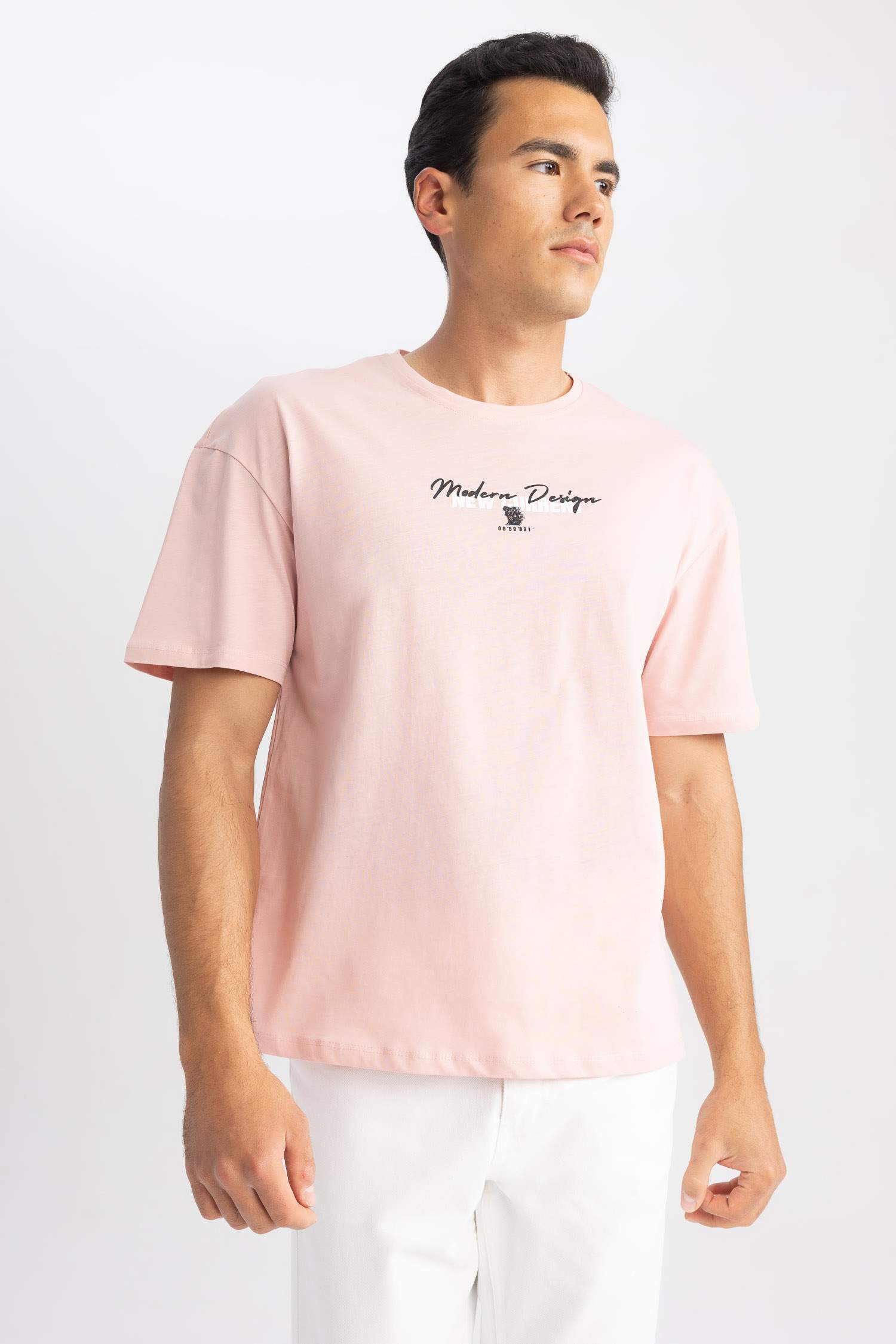 تيشيرت مطبوع قصة مريحة برقبة مستديرة