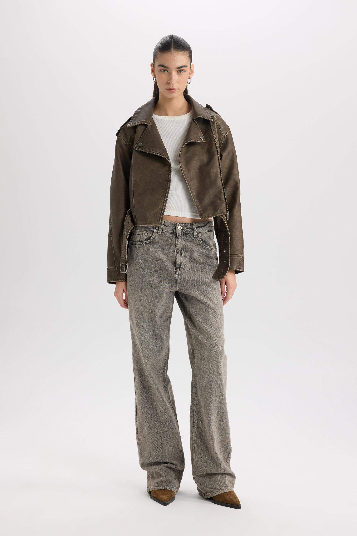 Relax Fit Kruvaze Yaka Kemerli Fermuarlı Suni Deri Ceket Mont