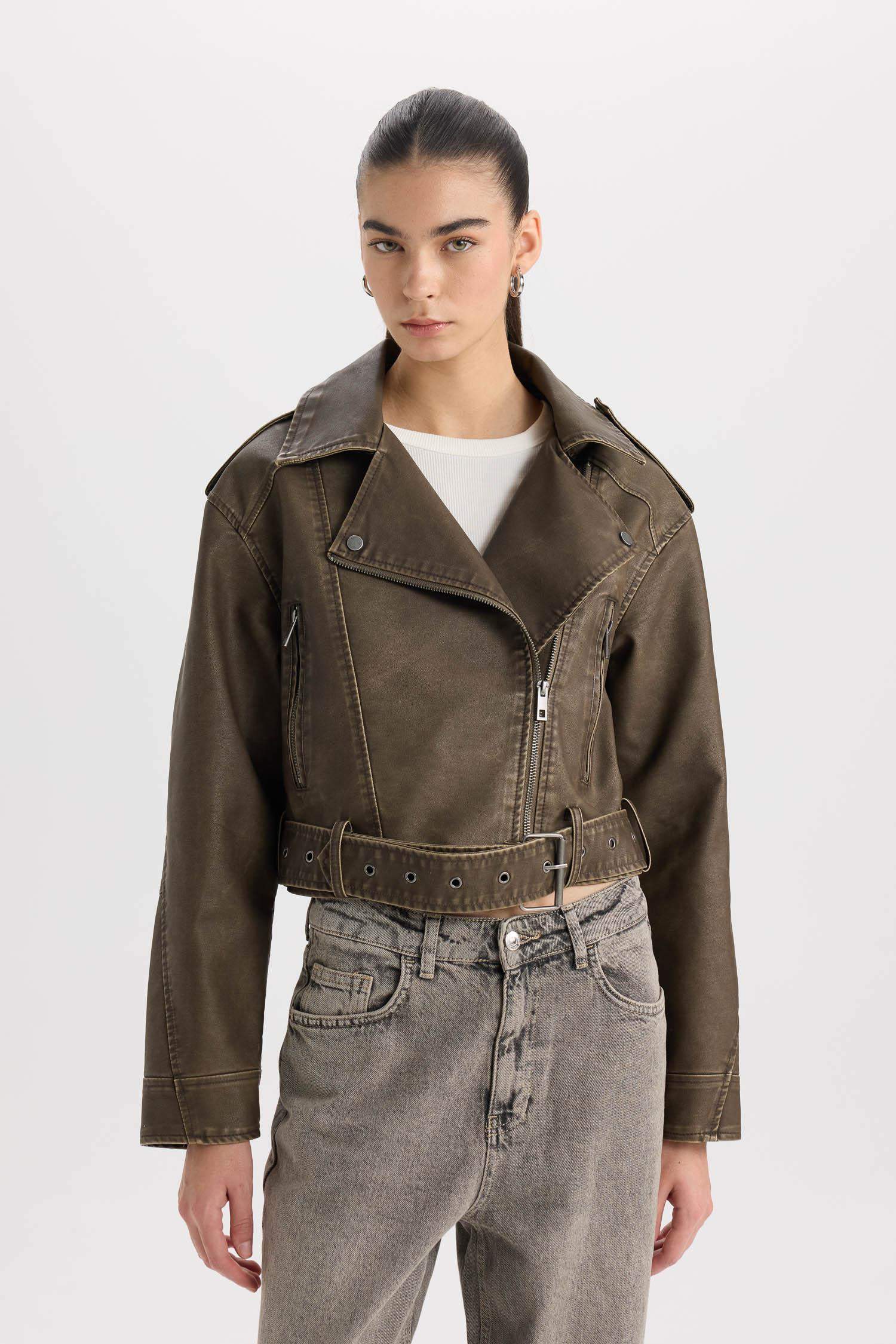 Relax Fit Kruvaze Yaka Kemerli Fermuarlı Suni Deri Ceket Mont