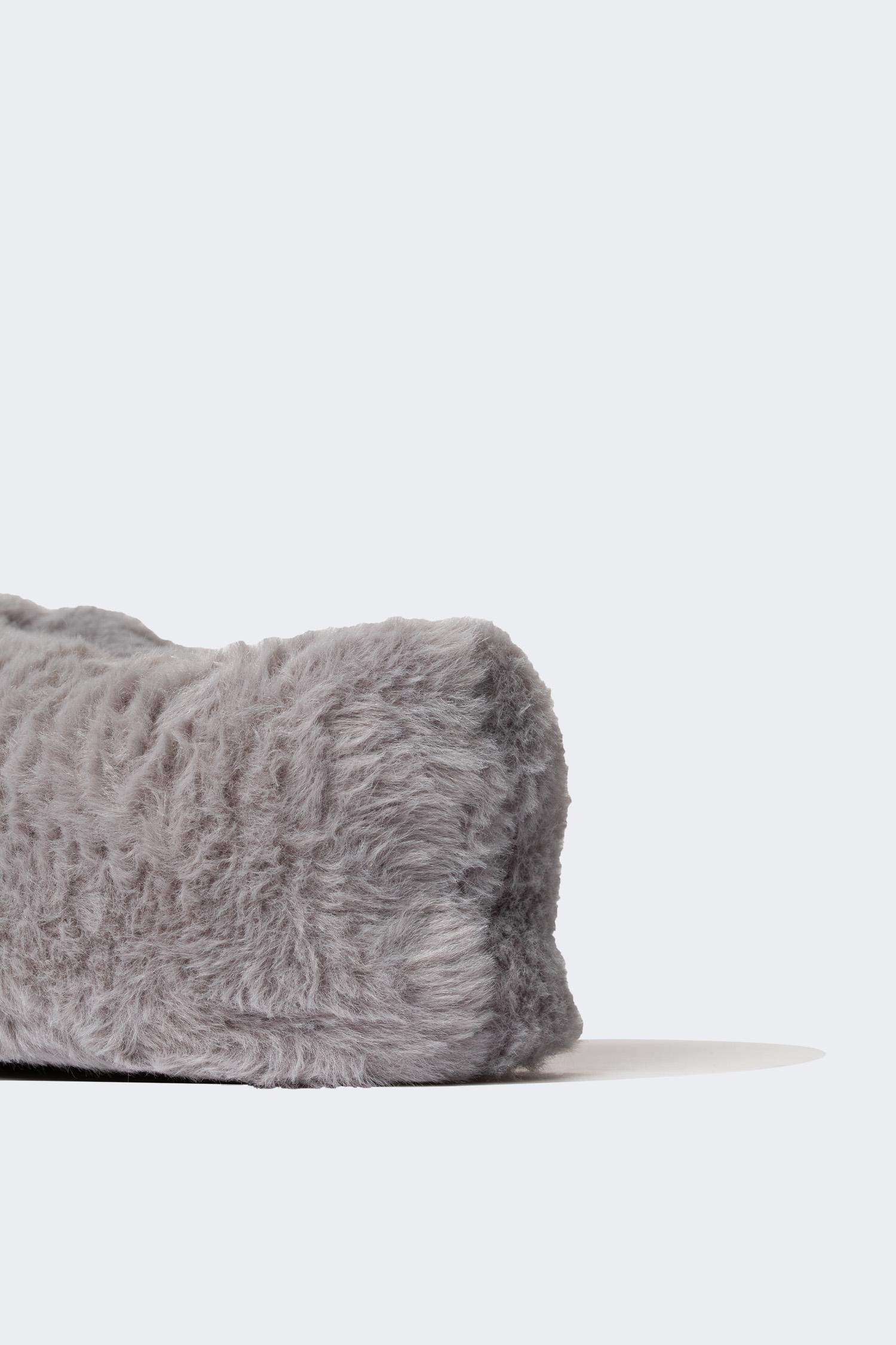 شبشب بيت حريمي بكعب مسطح