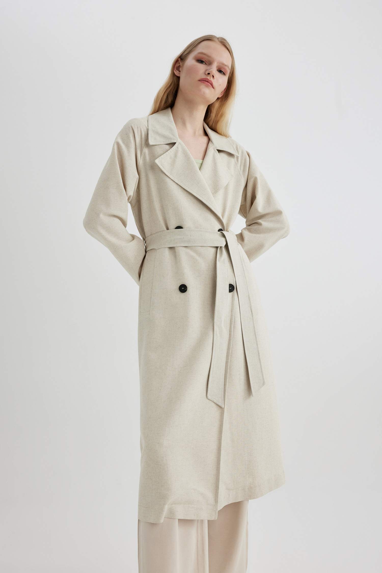 Su İtici Uzun Trençkot Kruvaze Yaka Düğmeli Cepli Kemerli Apoletli Mevsimlik