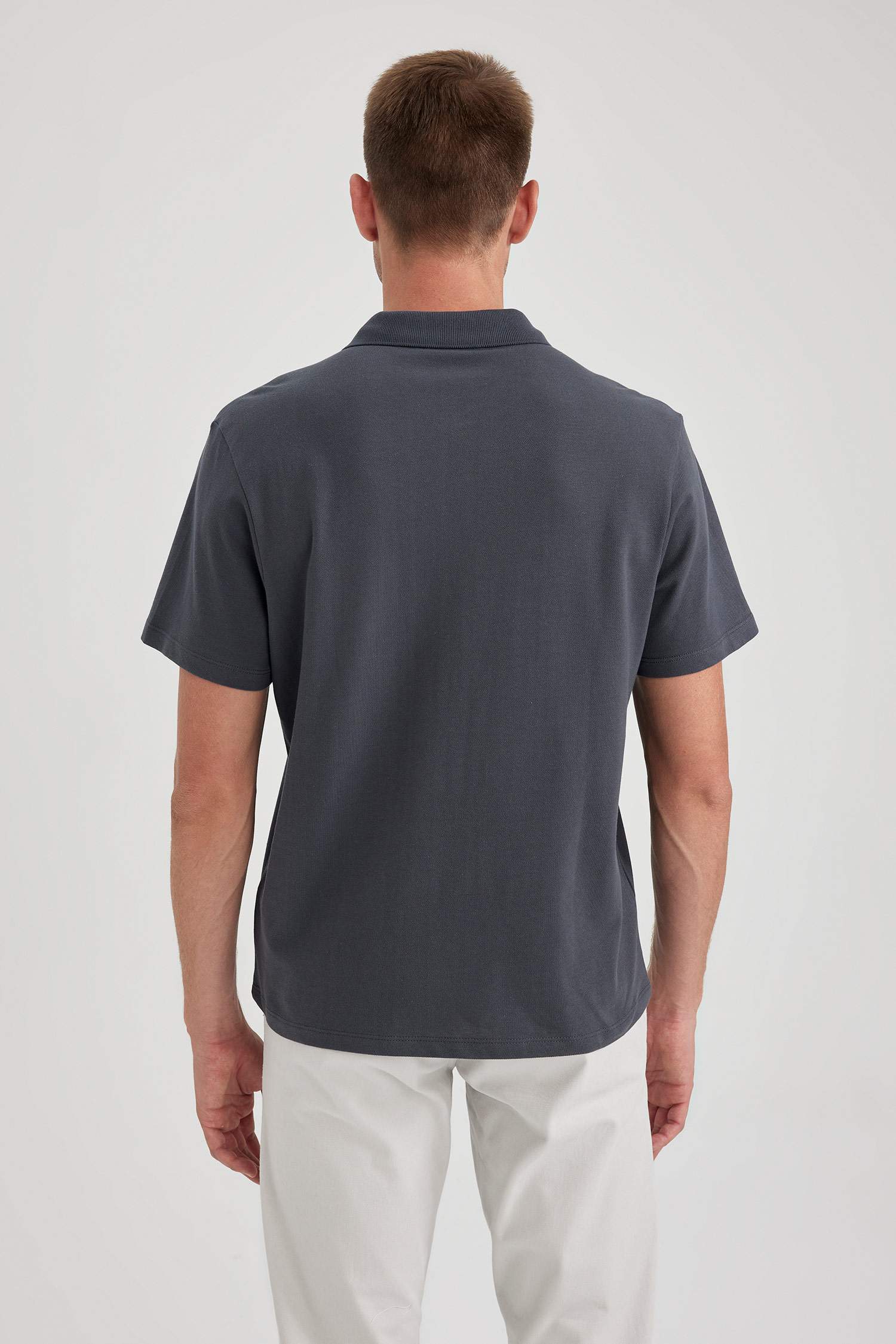 تيشيرت بولو قطن قصة عادية