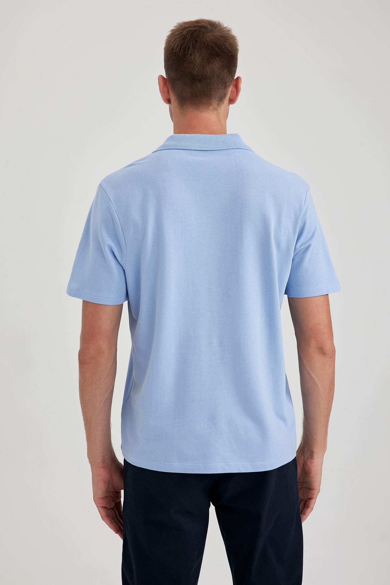 تيشيرت بولو قطن قصة عادية