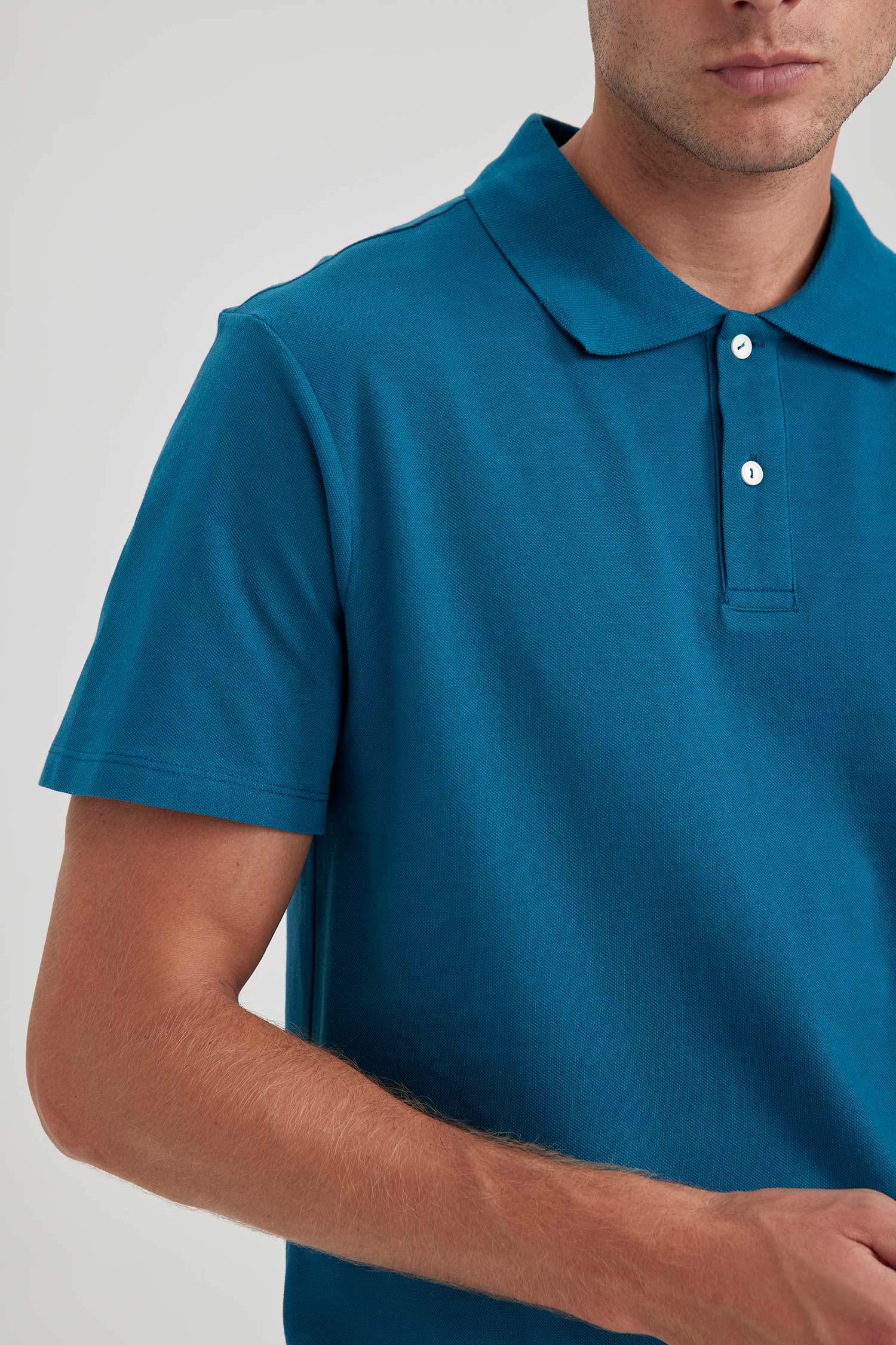 تيشيرت بولو قطن قصة عادية