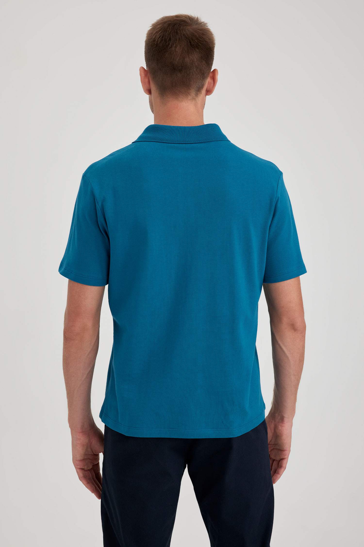 تيشيرت بولو قطن قصة عادية