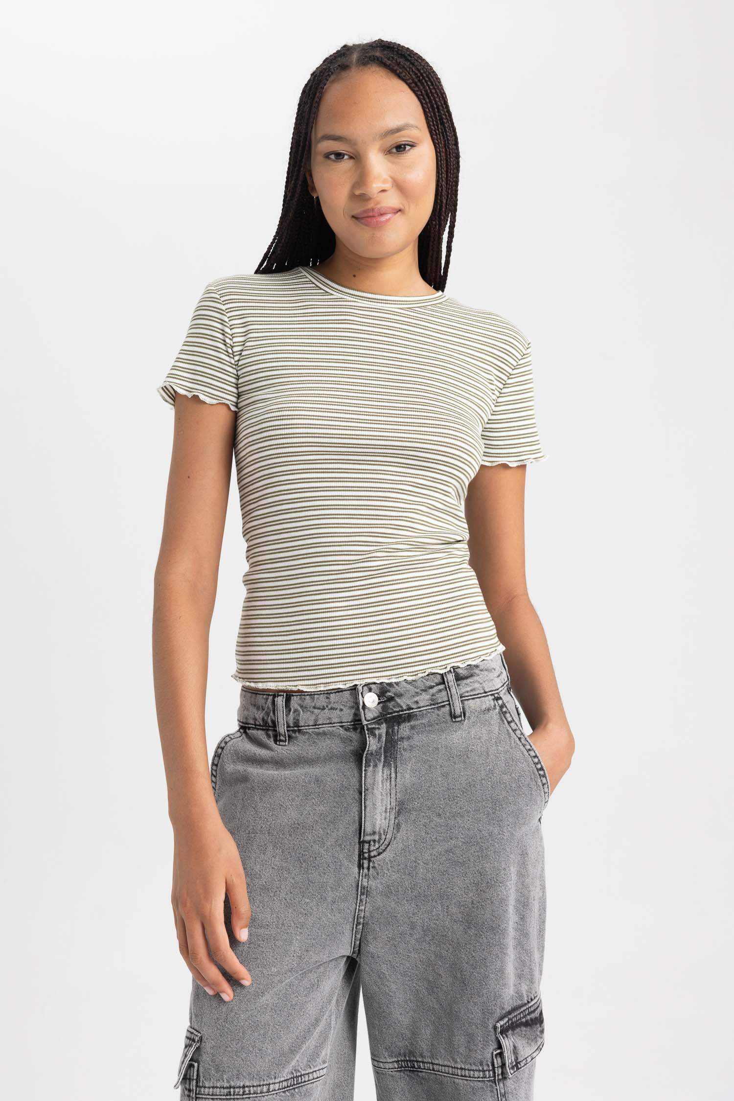 تي شيرت نص ردن سليم فيت بياخة مستديرة